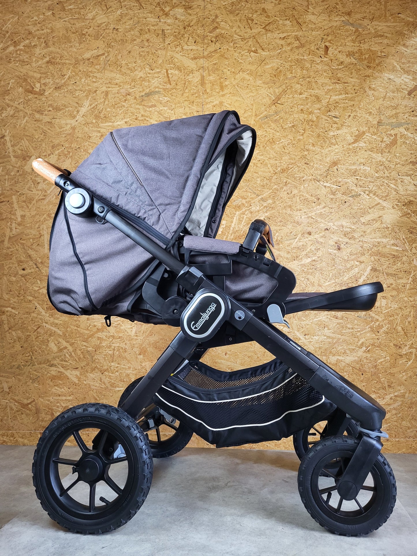 Emmaljunga - NXT90 Flat Outdoor Kombikinderwagen (Sportsitz und Liegewanne) - Grün in gutem Zustand