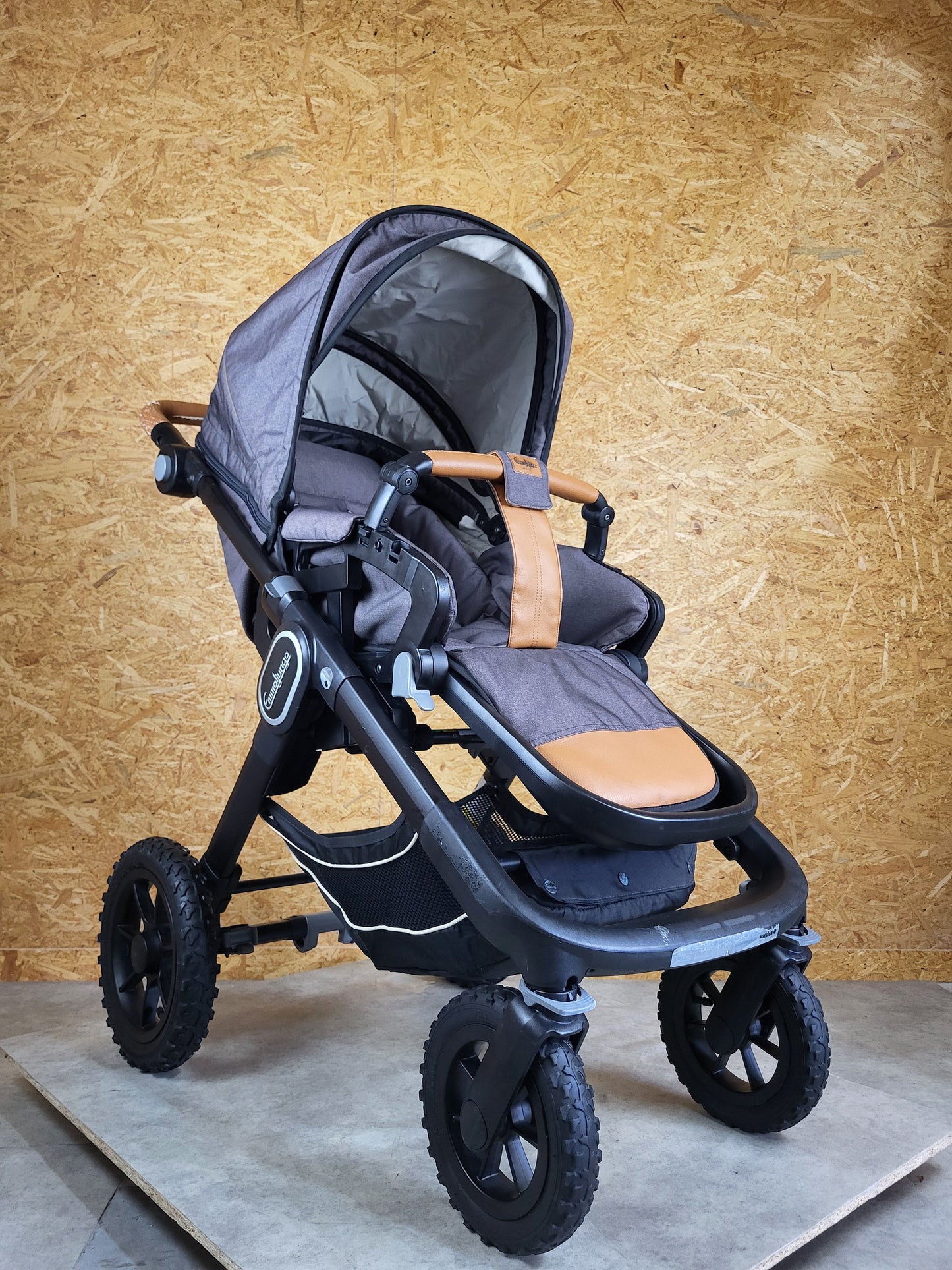 Emmaljunga - NXT90 Flat Outdoor Kombikinderwagen (Sportsitz und Liegewanne) - Grün in gutem Zustand