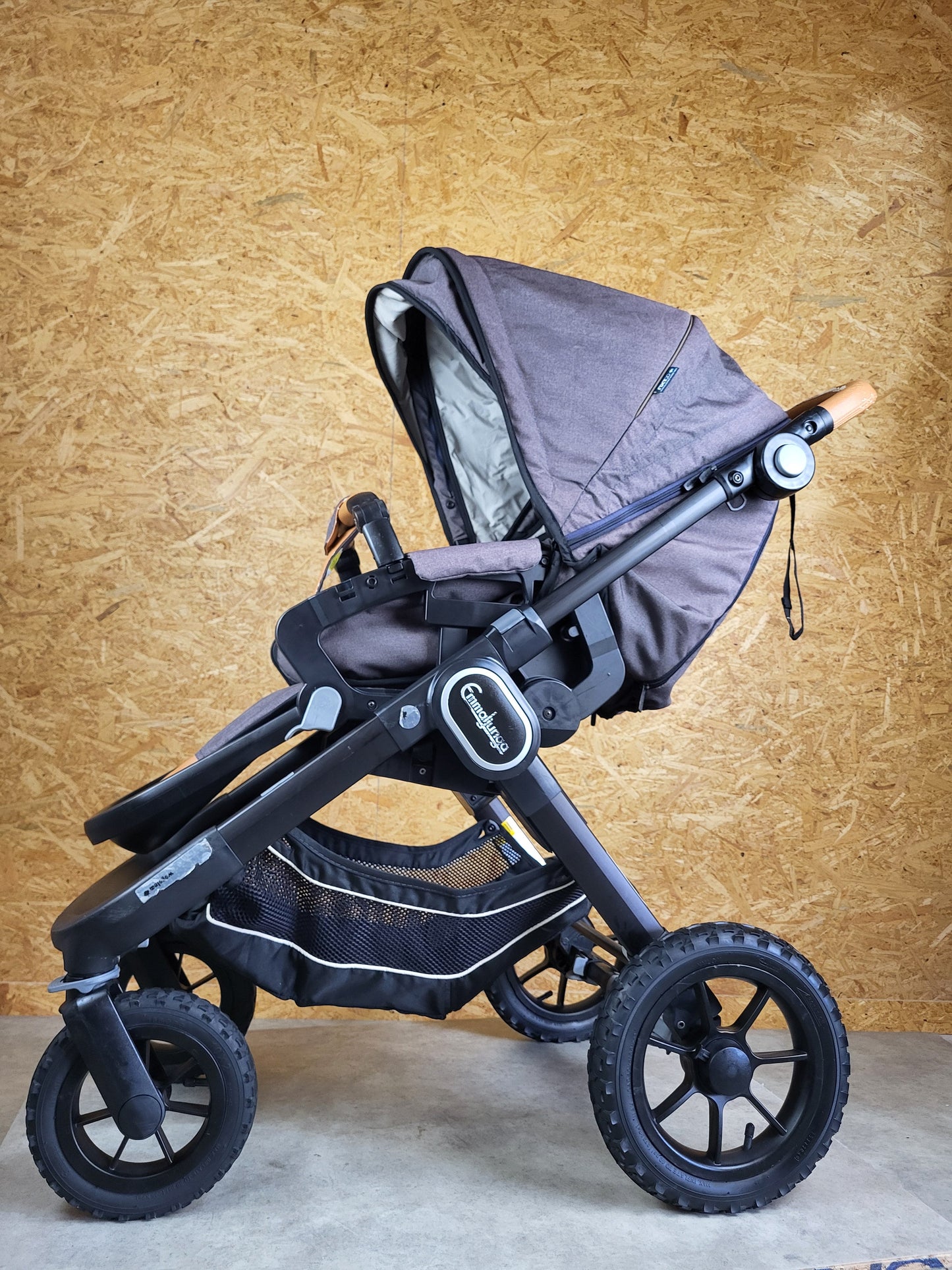 Emmaljunga - NXT90 Flat Outdoor Kombikinderwagen (Sportsitz und Liegewanne) - Grün in gutem Zustand