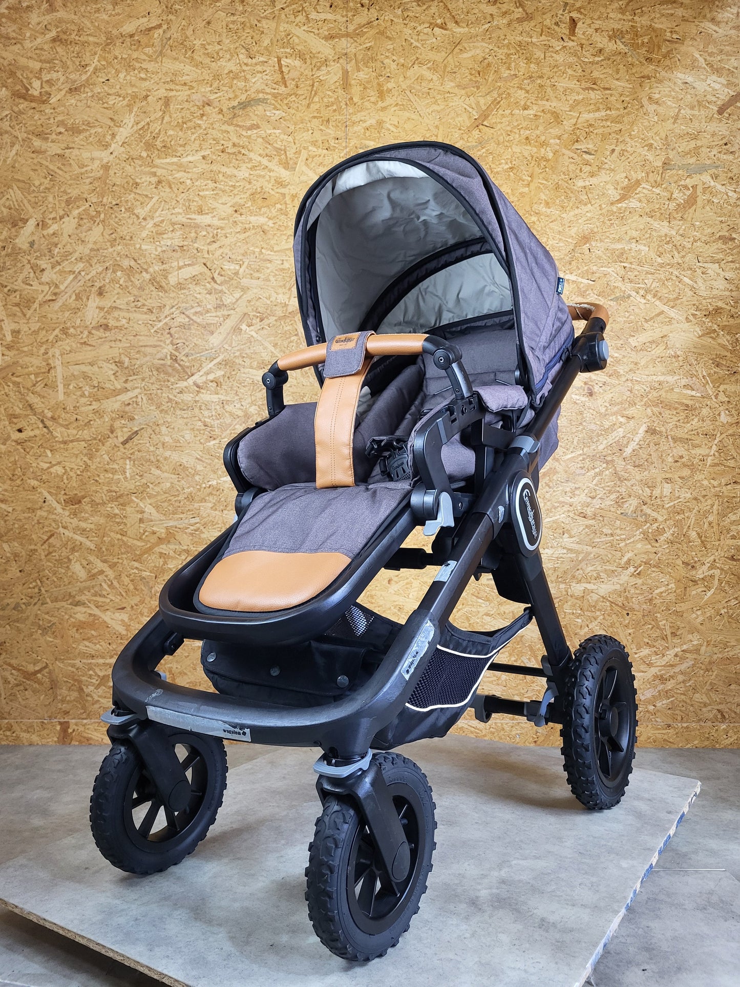 Emmaljunga - NXT90 Flat Outdoor Kombikinderwagen (Sportsitz und Liegewanne) - Grün in gutem Zustand