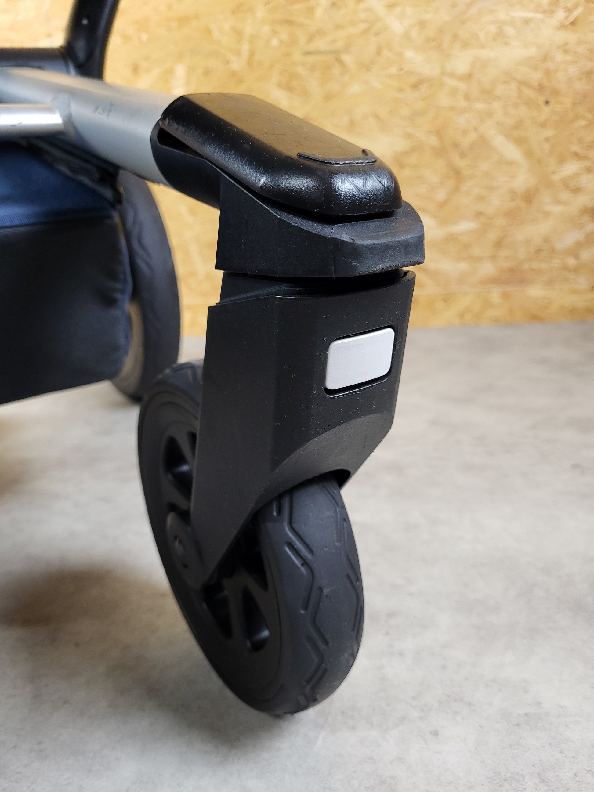 Joolz Day 3 - Kombikinderwagen (liegewanne und Sportsitz)- Dunkel Blau - in Gutem Zustand / Gut Kinderwagen 31