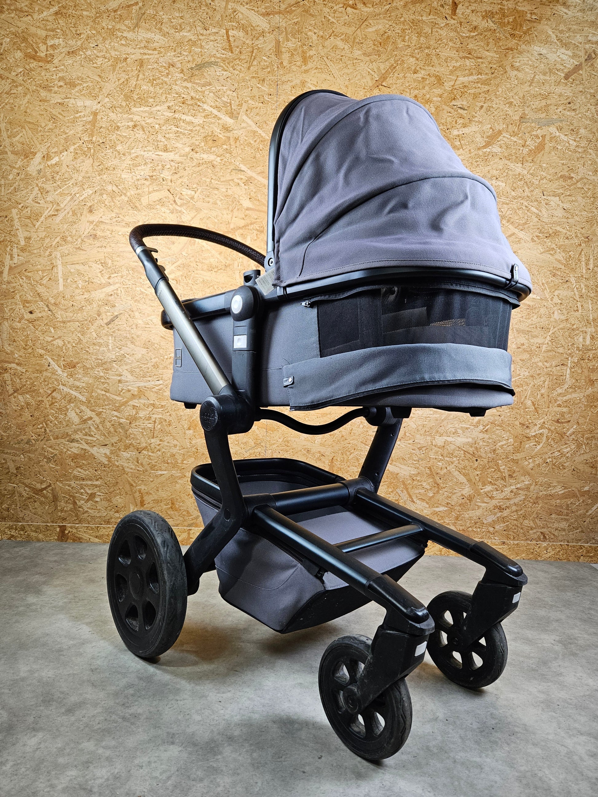 Joolz Day 3 Kombikinderwagen (liegewanne und Sportsitz) - Grau / Schwarz in Gutem Zustand / Gut Kinderwagen 11