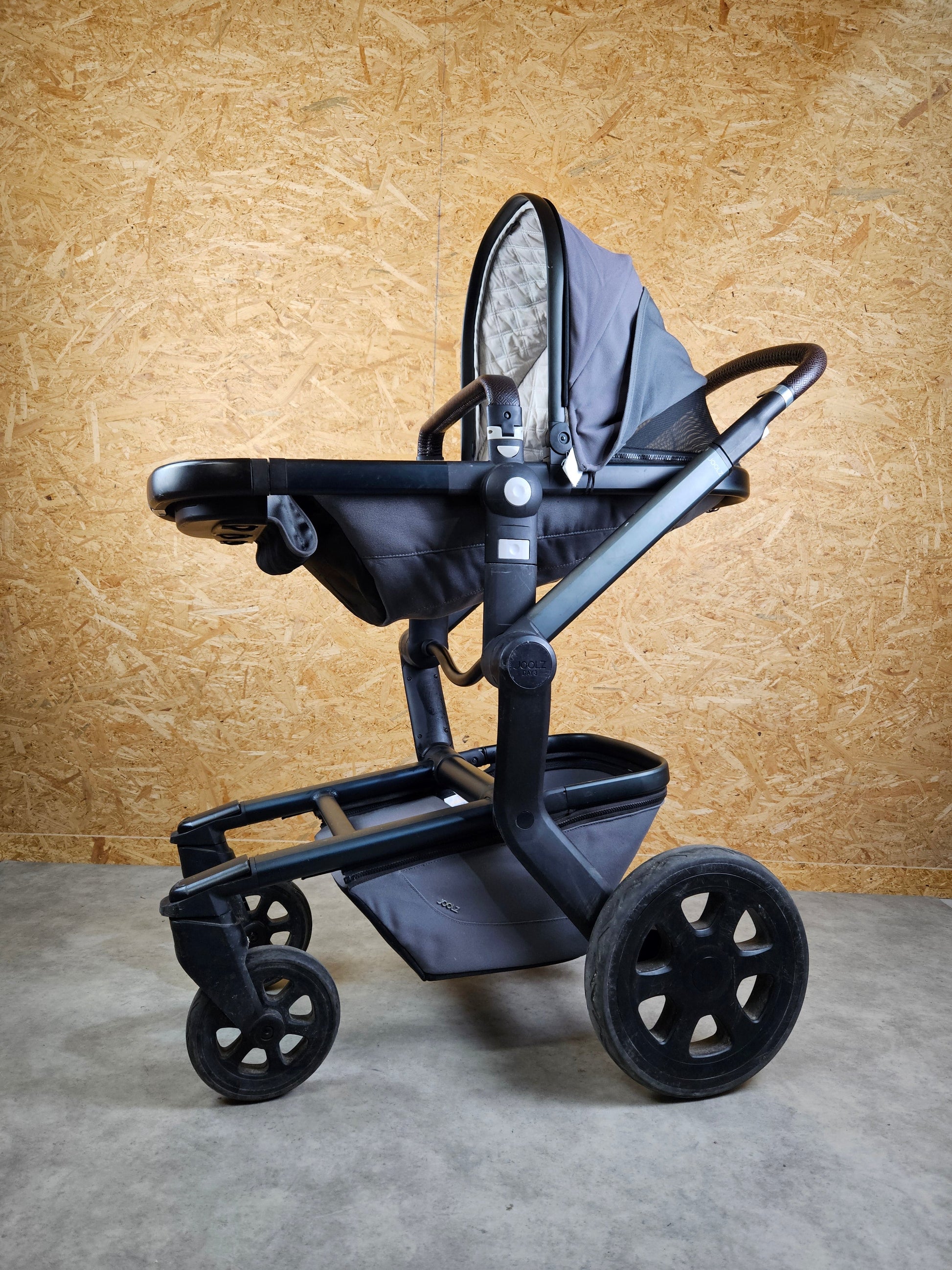 Joolz Day 3 Kombikinderwagen (liegewanne und Sportsitz) - Grau / Schwarz in Gutem Zustand / Gut Kinderwagen 7