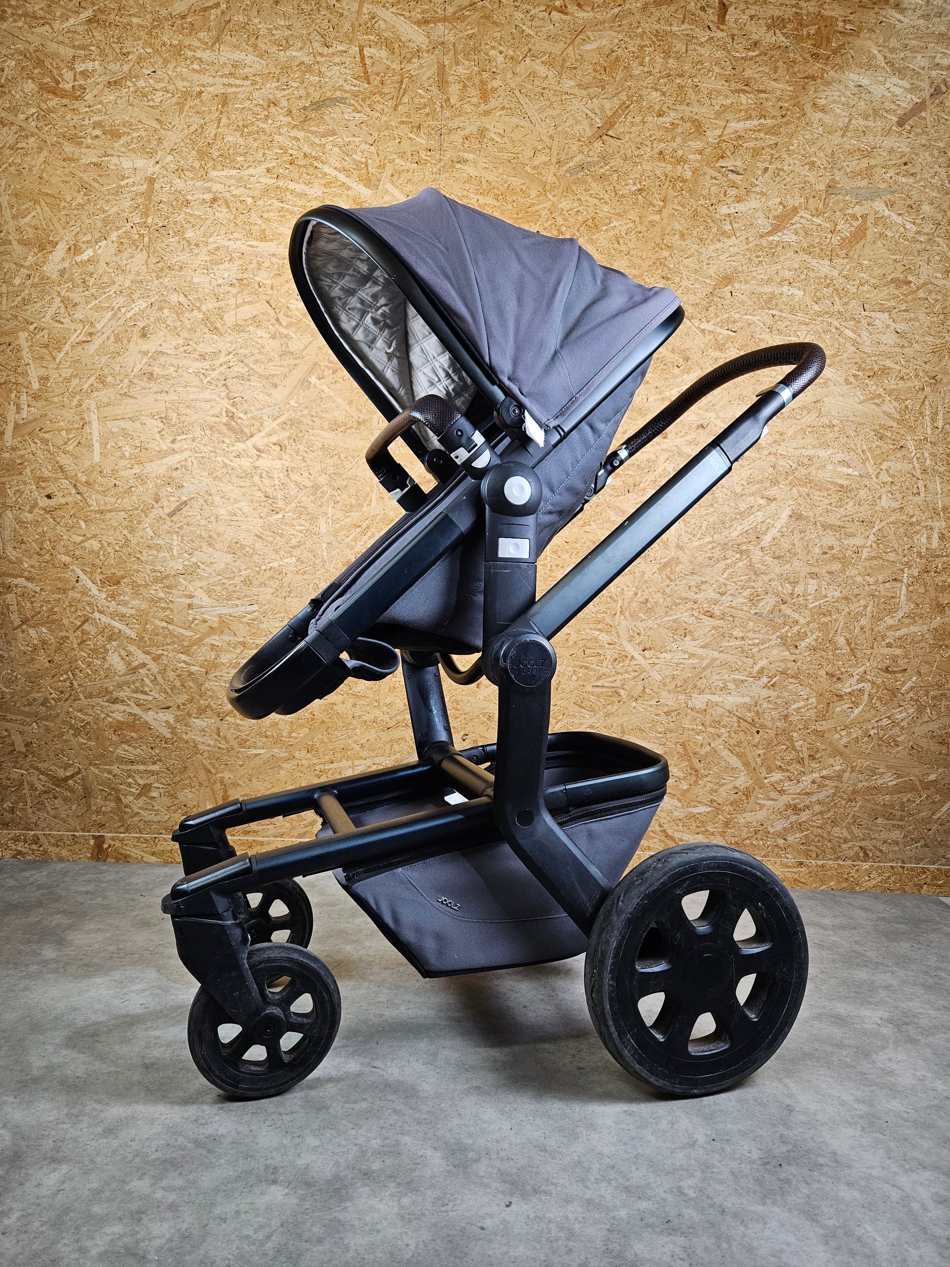 Joolz Day 3 Kombikinderwagen (liegewanne und Sportsitz) - Grau / Schwarz in Gutem Zustand / Gut Kinderwagen 5