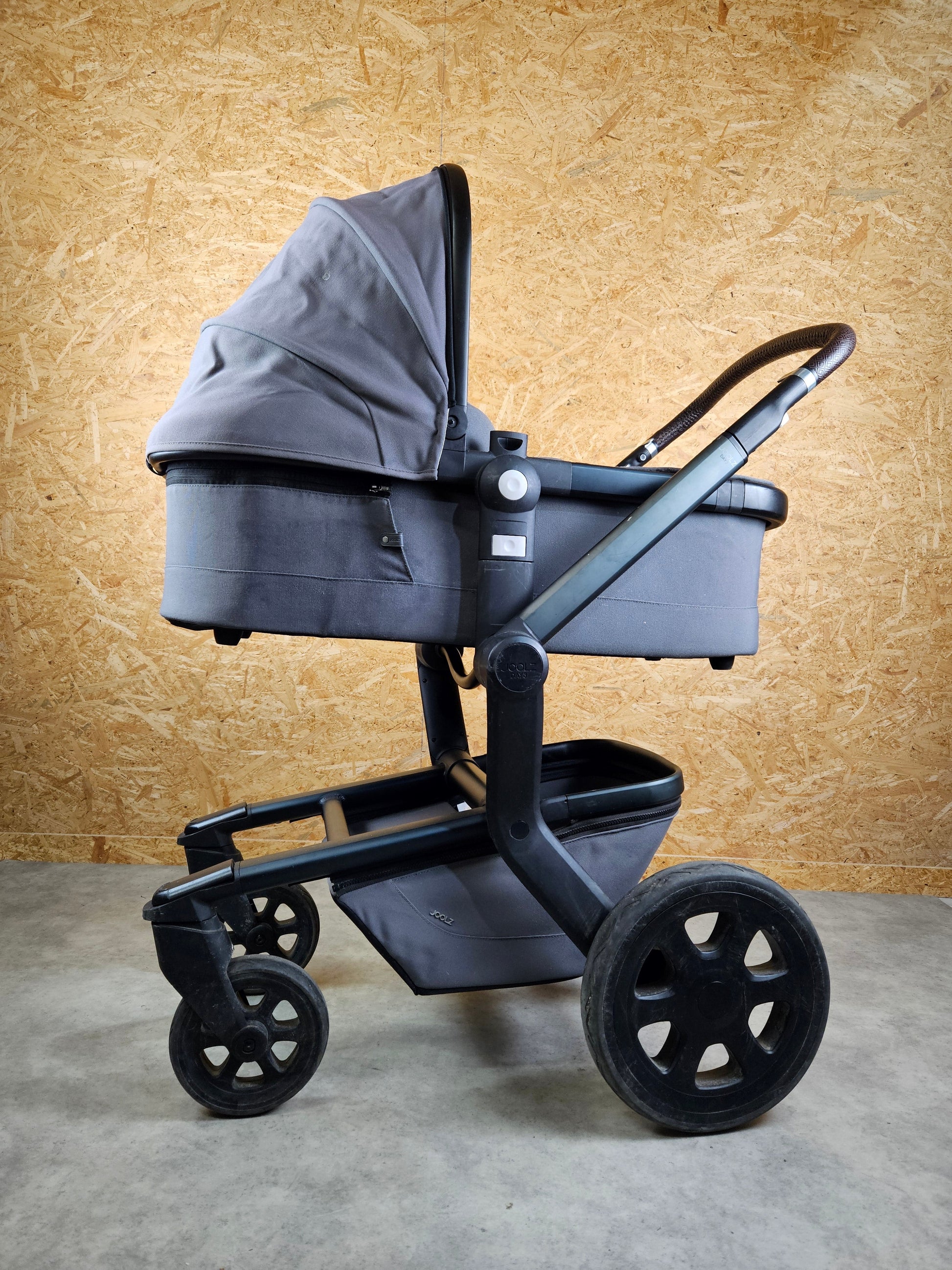 Joolz Day 3 Kombikinderwagen (liegewanne und Sportsitz) - Grau / Schwarz in Gutem Zustand / Gut Kinderwagen 8