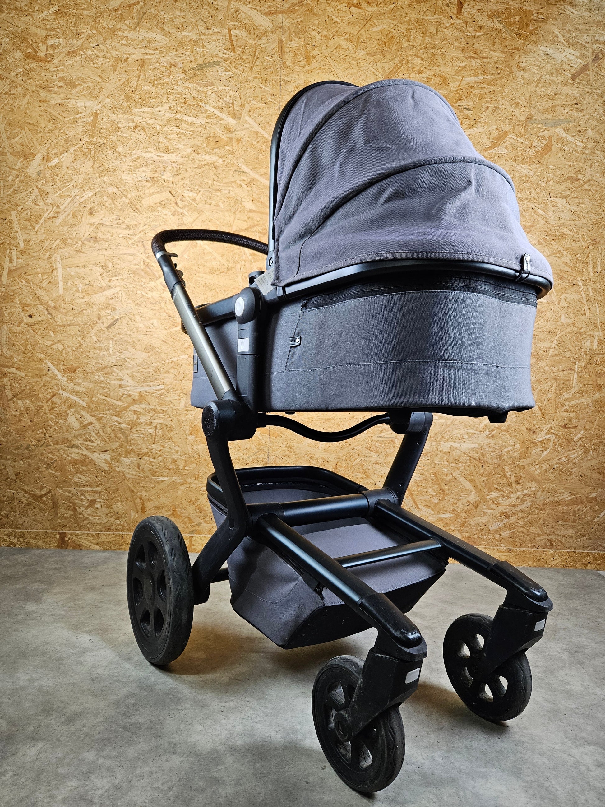 Joolz Day 3 Kombikinderwagen (liegewanne und Sportsitz) - Grau / Schwarz in Gutem Zustand / Gut Kinderwagen 12