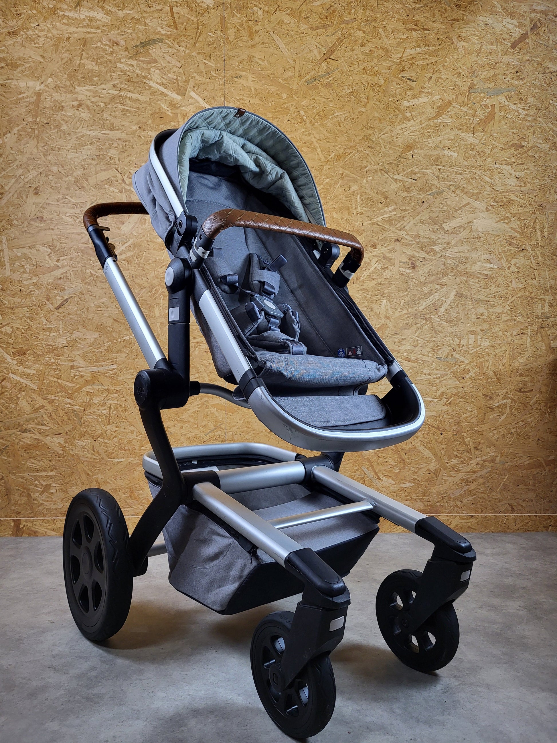 Joolz Day 3 Kombikinderwagen (liegewanne und Sportsitz) - Grey Braun in Gutem Zustand Grau / Gut Kinderwagen 10