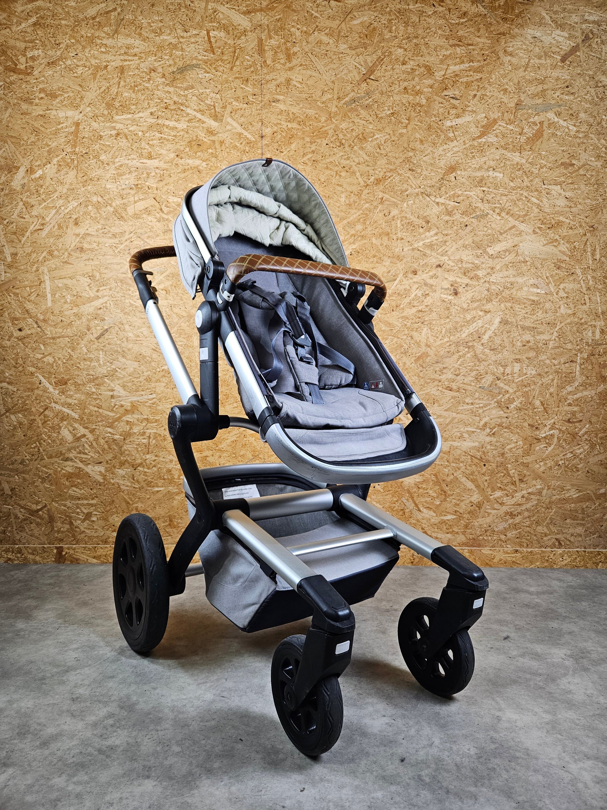 Joolz Day 3 Kombikinderwagen (liegewanne und Sportsitz) - Grey Braun in Gutem Zustand Grau / Gut Kinderwagen