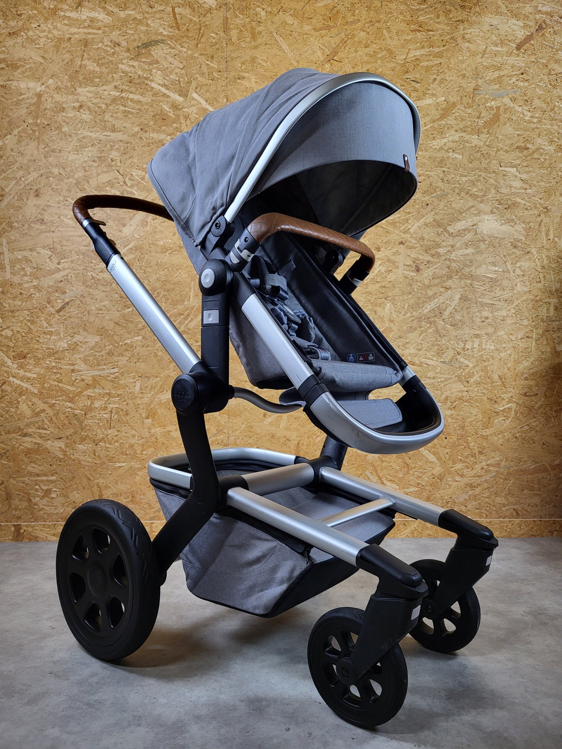 Joolz Day 3 Kombikinderwagen (liegewanne und Sportsitz) - Grey Braun in Gutem Zustand Grau / Gut Kinderwagen