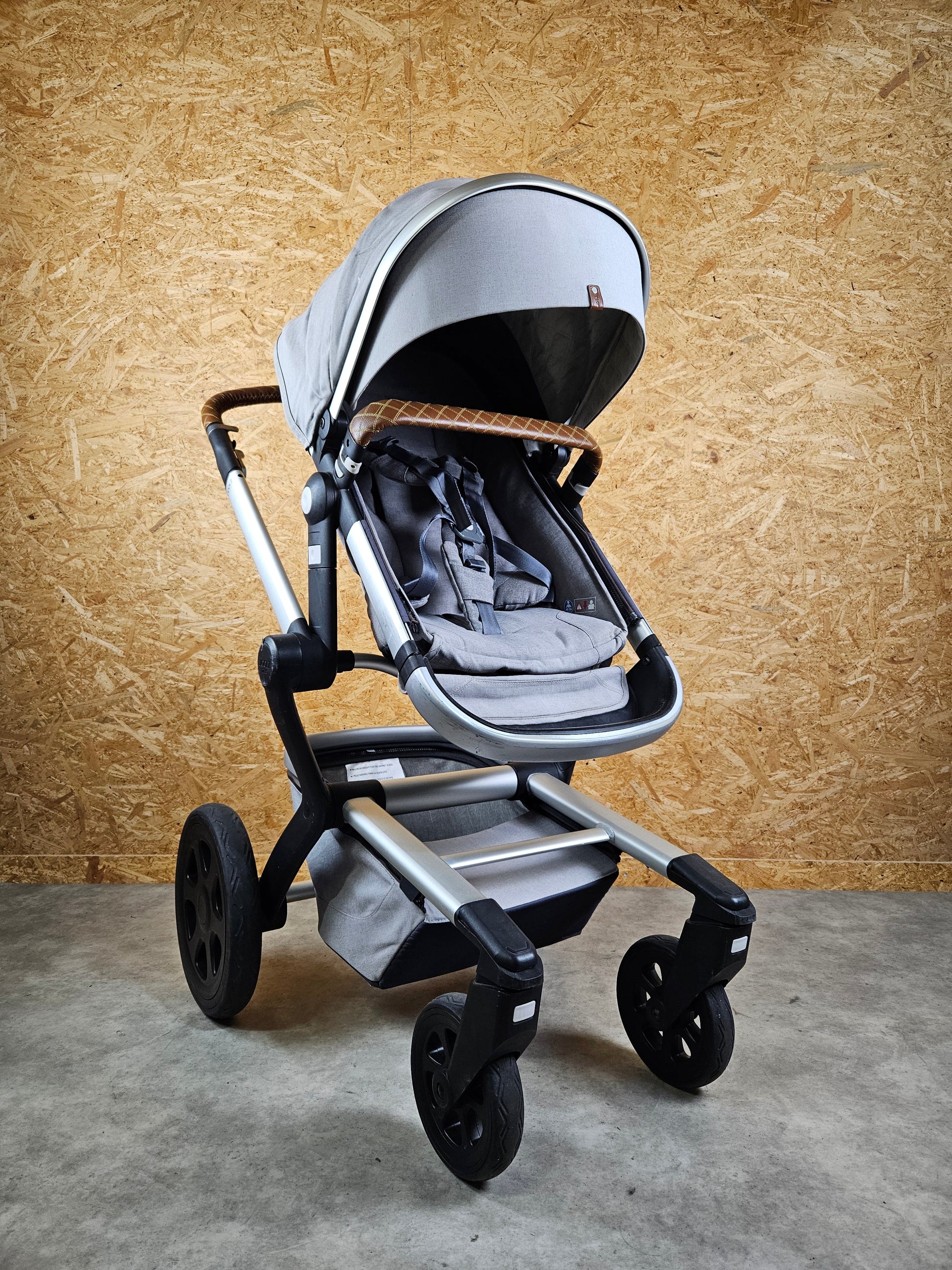 Joolz Day 3 Kombikinderwagen (liegewanne und Sportsitz) - Grey Braun in Gutem Zustand Grau / Gut Kinderwagen 2