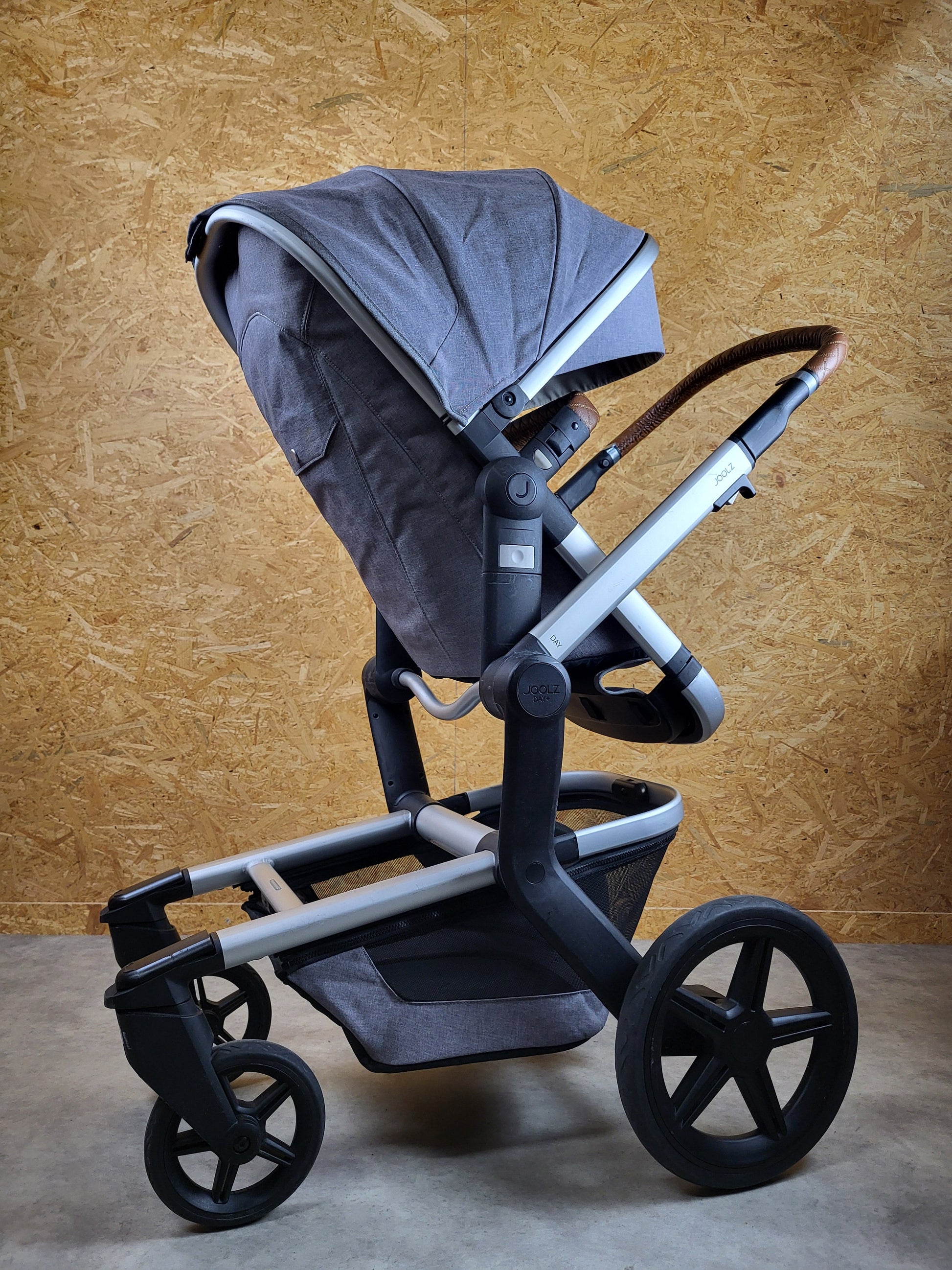 Joolz Day + Kombikinderwagen (liegewanne und Sportsitz) - Grey Braun in Gutem Zustand Grau / Gut Kinderwagen 7