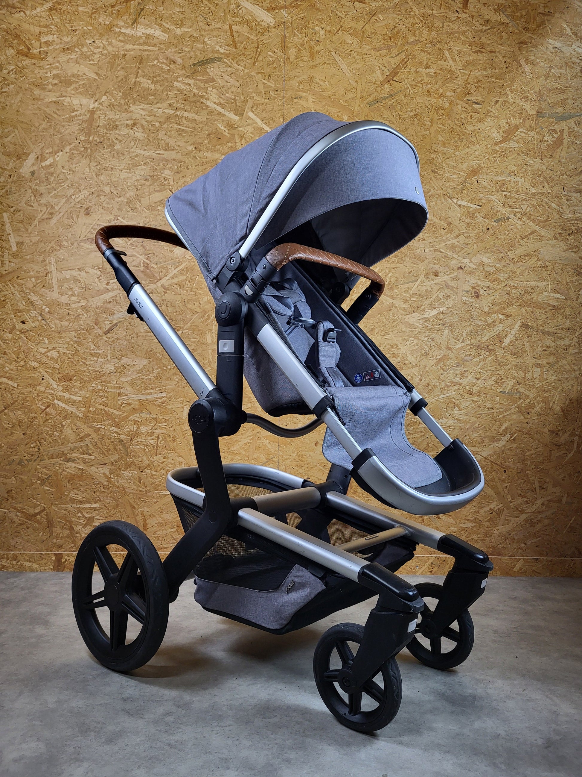 Joolz Day + Kombikinderwagen (liegewanne und Sportsitz) - Grey Braun in Gutem Zustand Grau / Gut Kinderwagen 3