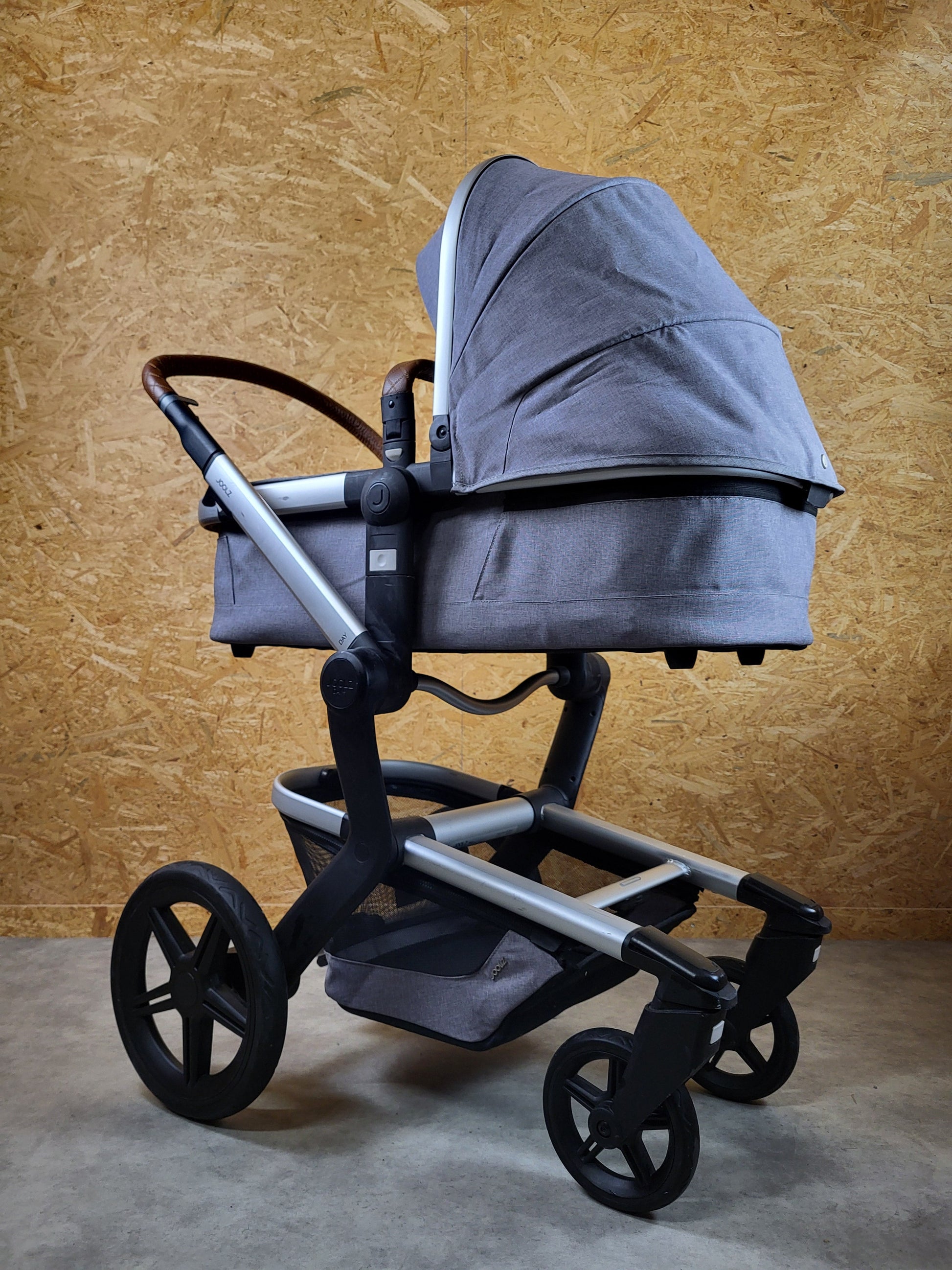 Joolz Day + Kombikinderwagen (liegewanne und Sportsitz) - Grey Braun in Gutem Zustand Grau / Gut Kinderwagen 15