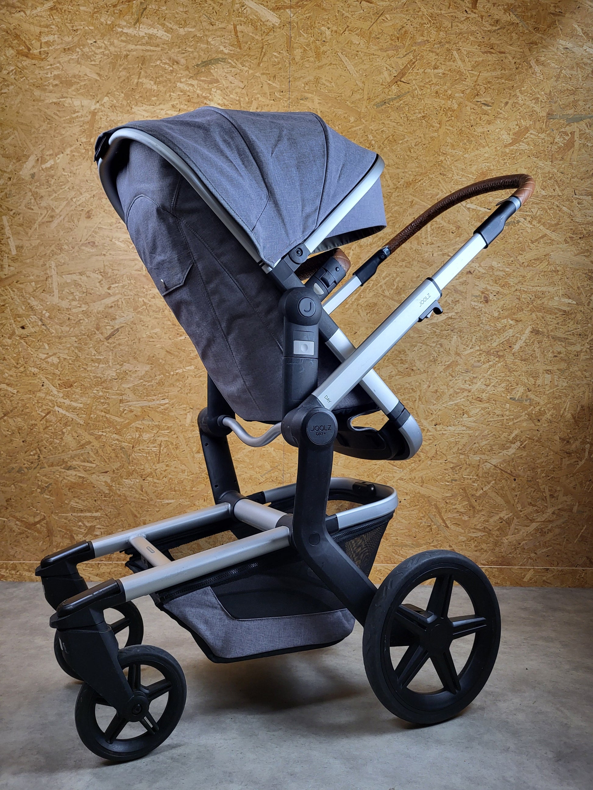 Joolz Day + Kombikinderwagen (liegewanne und Sportsitz) - Grey Braun in Gutem Zustand Grau / Gut Kinderwagen 8