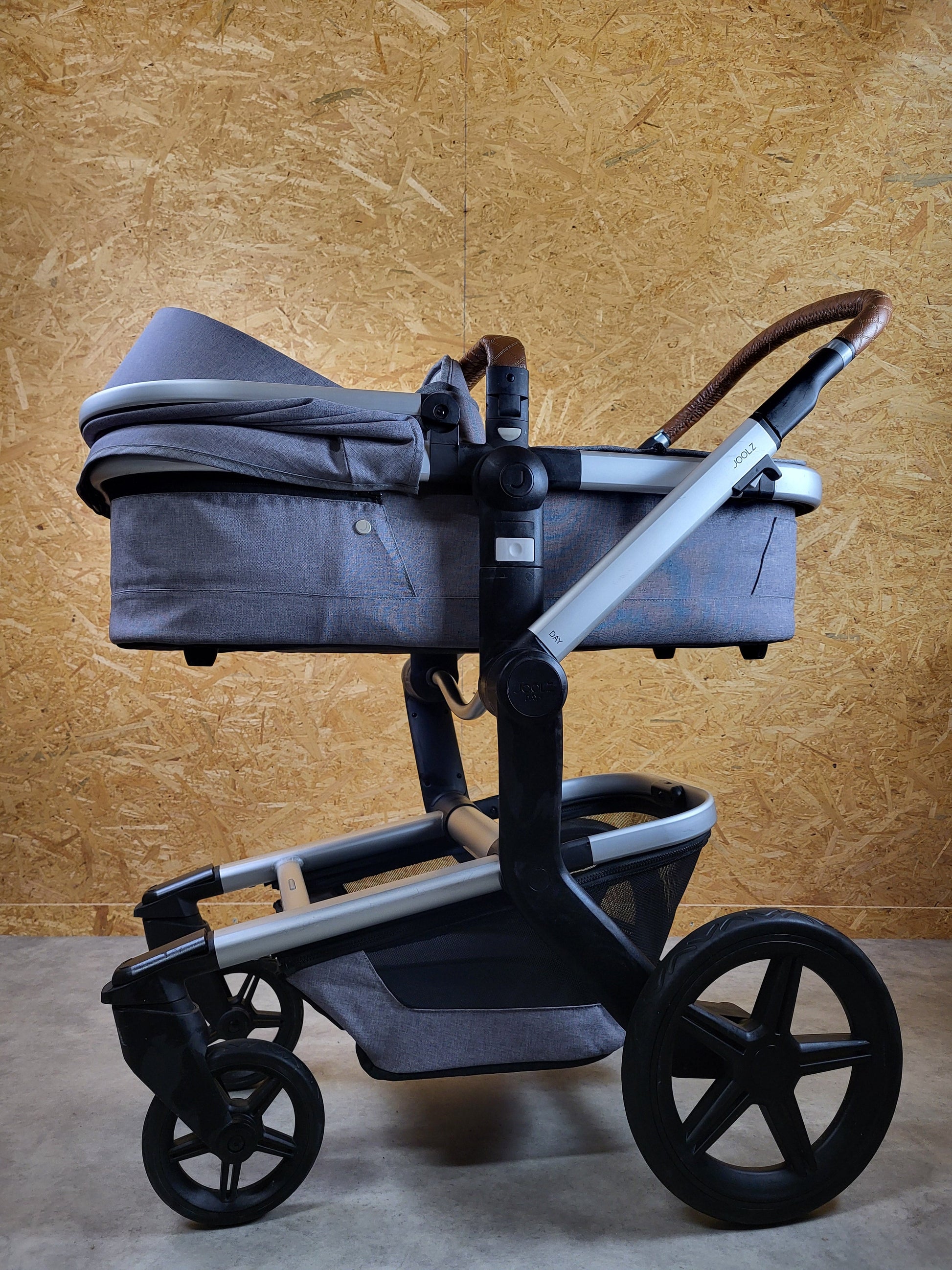 Joolz Day + Kombikinderwagen (liegewanne und Sportsitz) - Grey Braun in Gutem Zustand Grau / Gut Kinderwagen 11