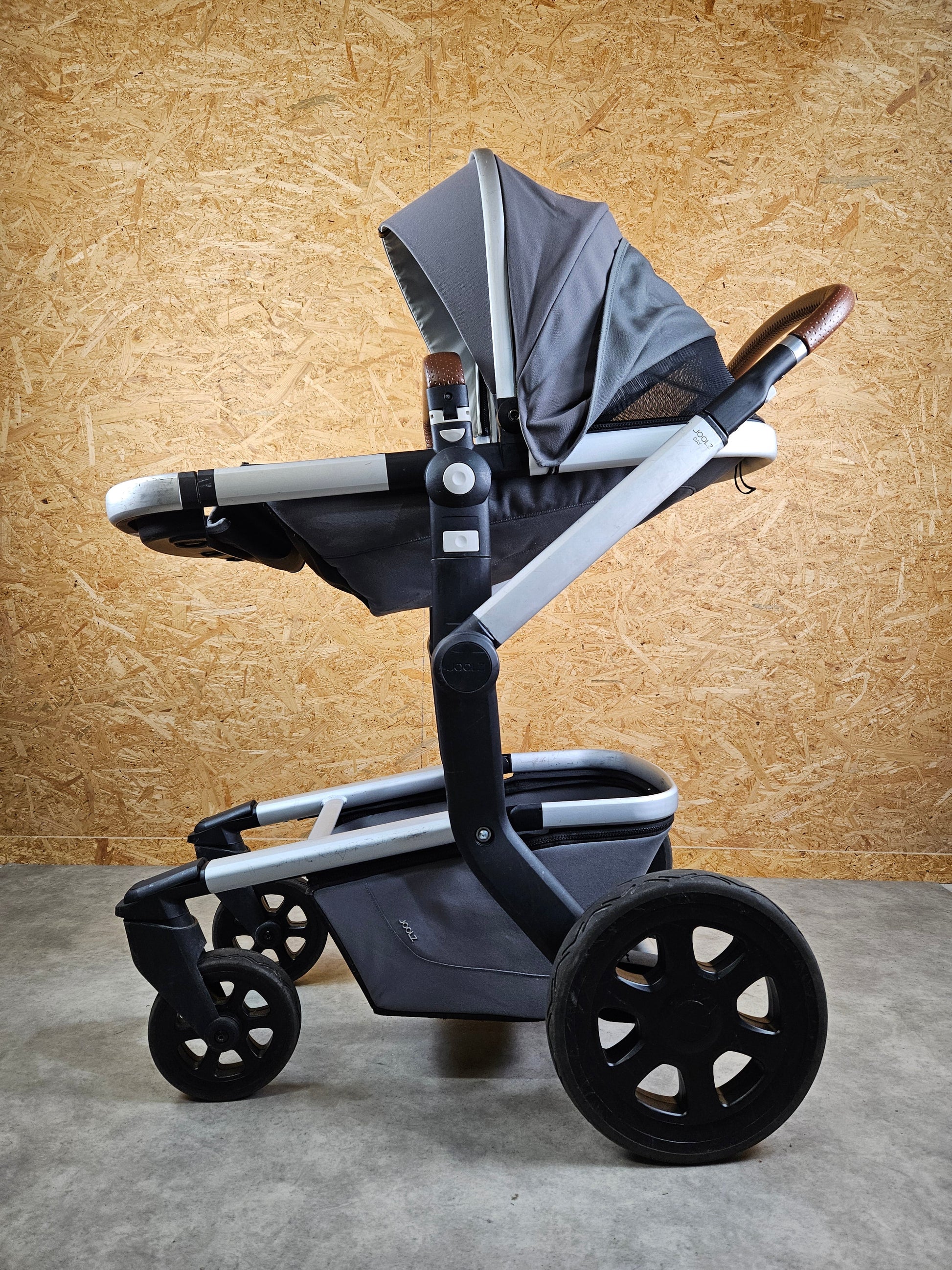 Joolz - Day Kombikinderwagen (sportsitz und Liegewanne) Grau in Gutem Zustand Grau / Gut Kinderwagen 8