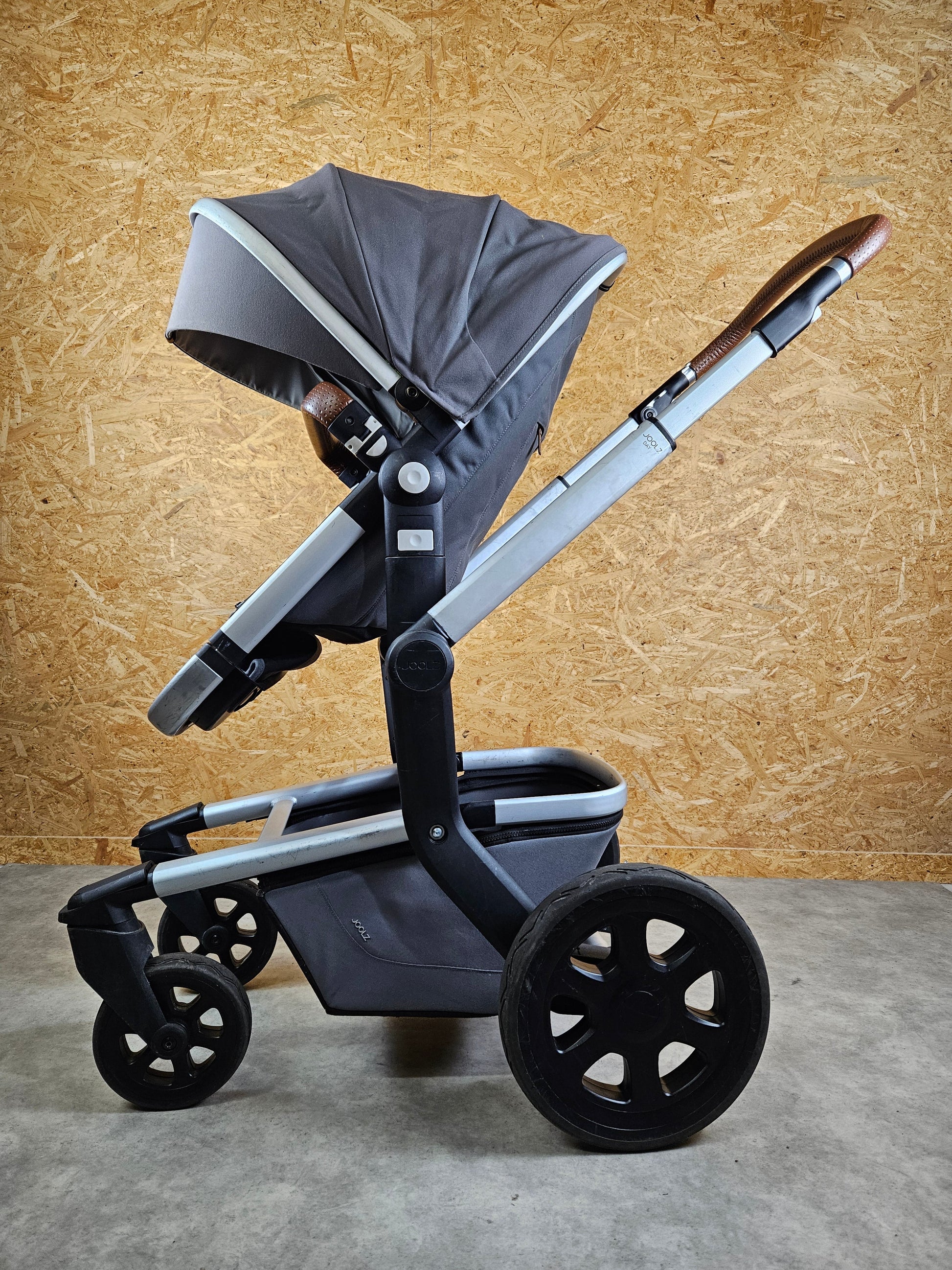 Joolz - Day Kombikinderwagen (sportsitz und Liegewanne) Grau in Gutem Zustand Grau / Gut Kinderwagen 5