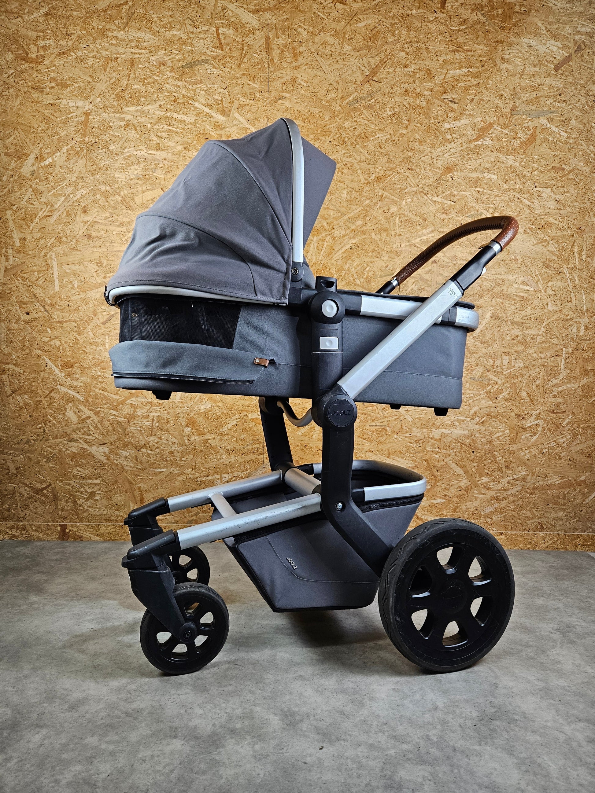 Joolz - Day Kombikinderwagen (sportsitz und Liegewanne) Grau in Gutem Zustand Grau / Gut Kinderwagen 13