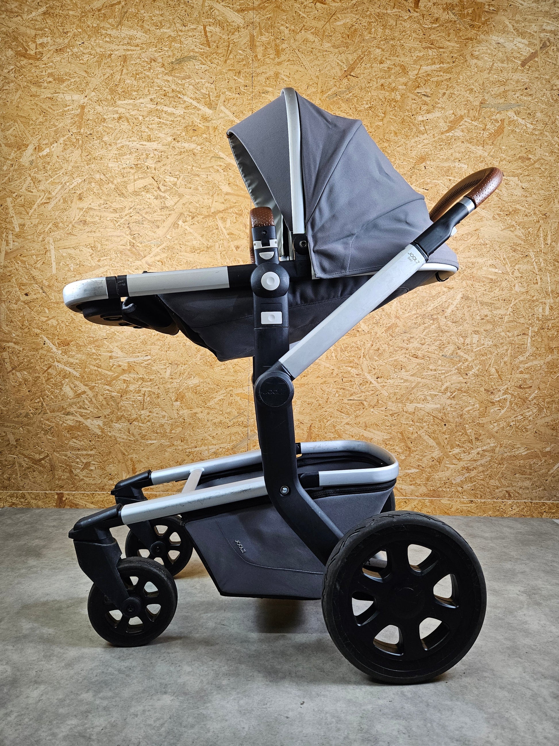 Joolz - Day Kombikinderwagen (sportsitz und Liegewanne) Grau in Gutem Zustand Grau / Gut Kinderwagen 6