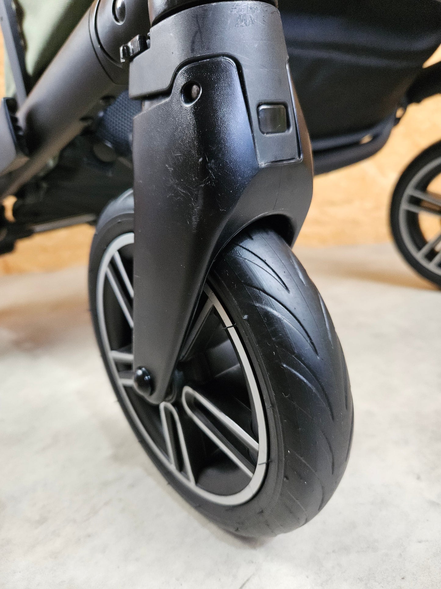 Nuna - Mixx next Magnet Birch Kombikinderwagen (Sportsitz und Babywanne) - Grün in sehr gutem Zustand