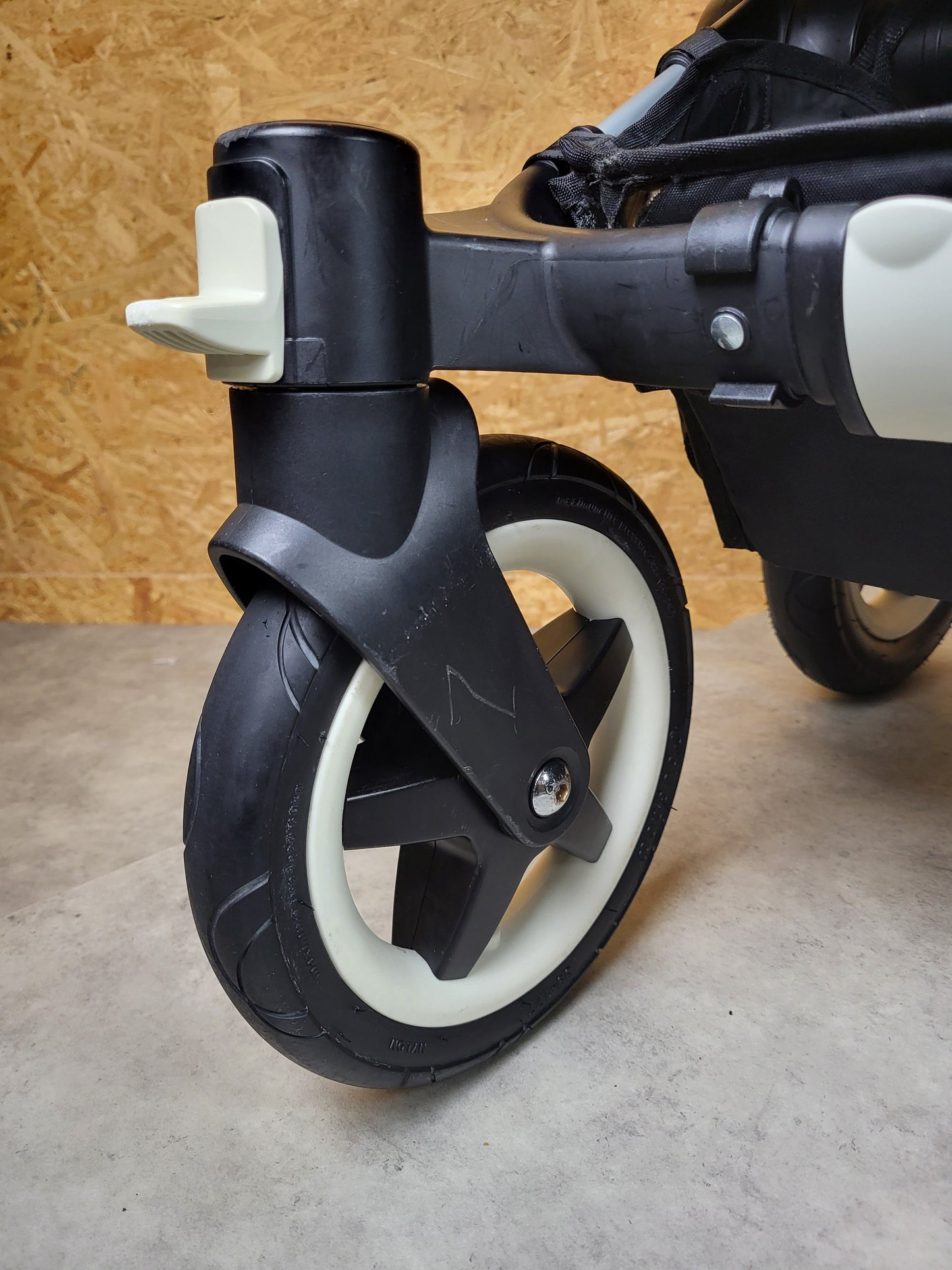 Bugaboo - Donkey Mono Kinderwagen (1 Liegewanne / 1 Sportsitz) inkl. seitliche Gepäcktasche - Weiß - in gutem Zustand
