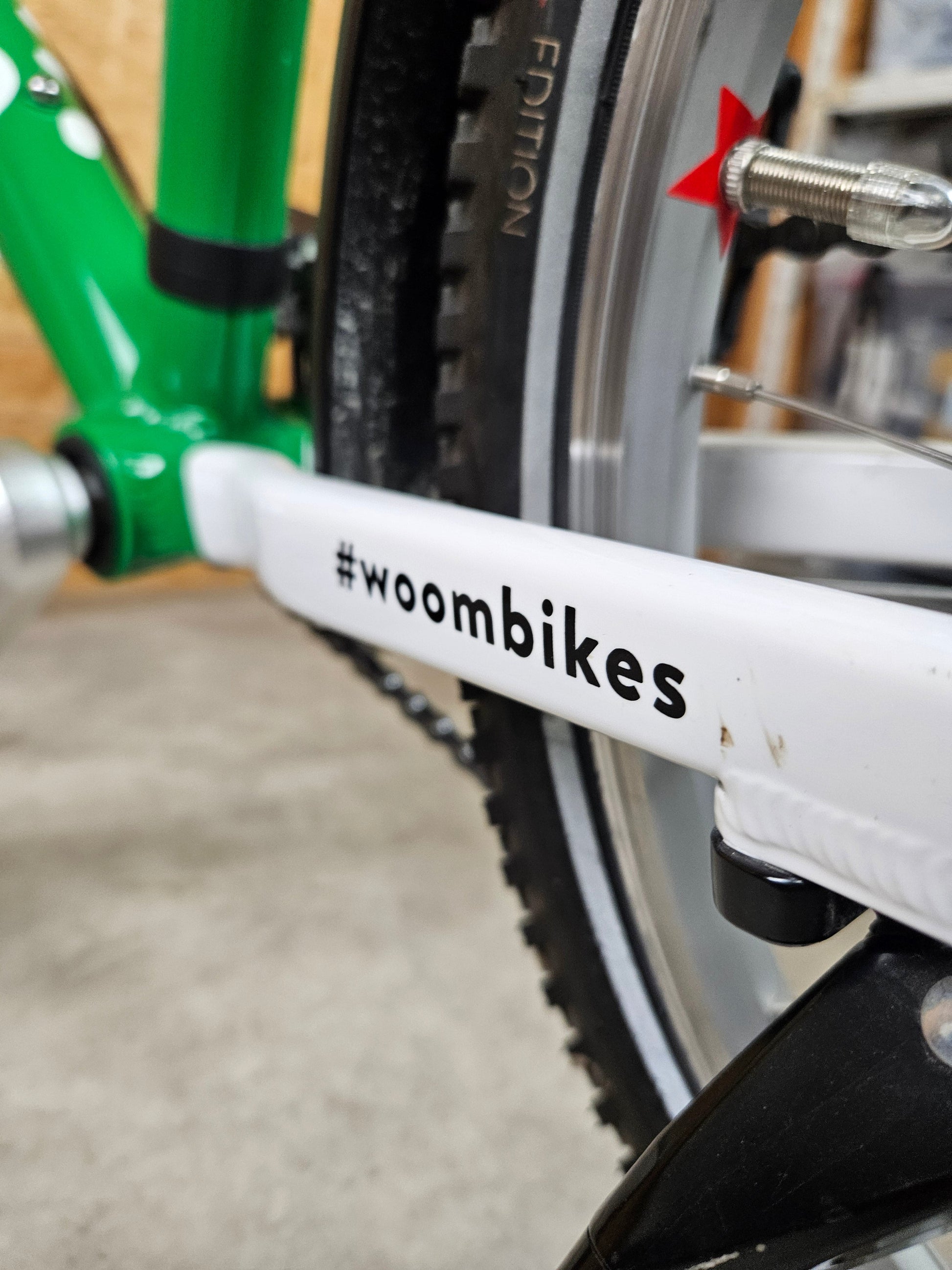 Woom 4 Kinderfahrrad - Grün in Gutem Zustand Fahrrad 17