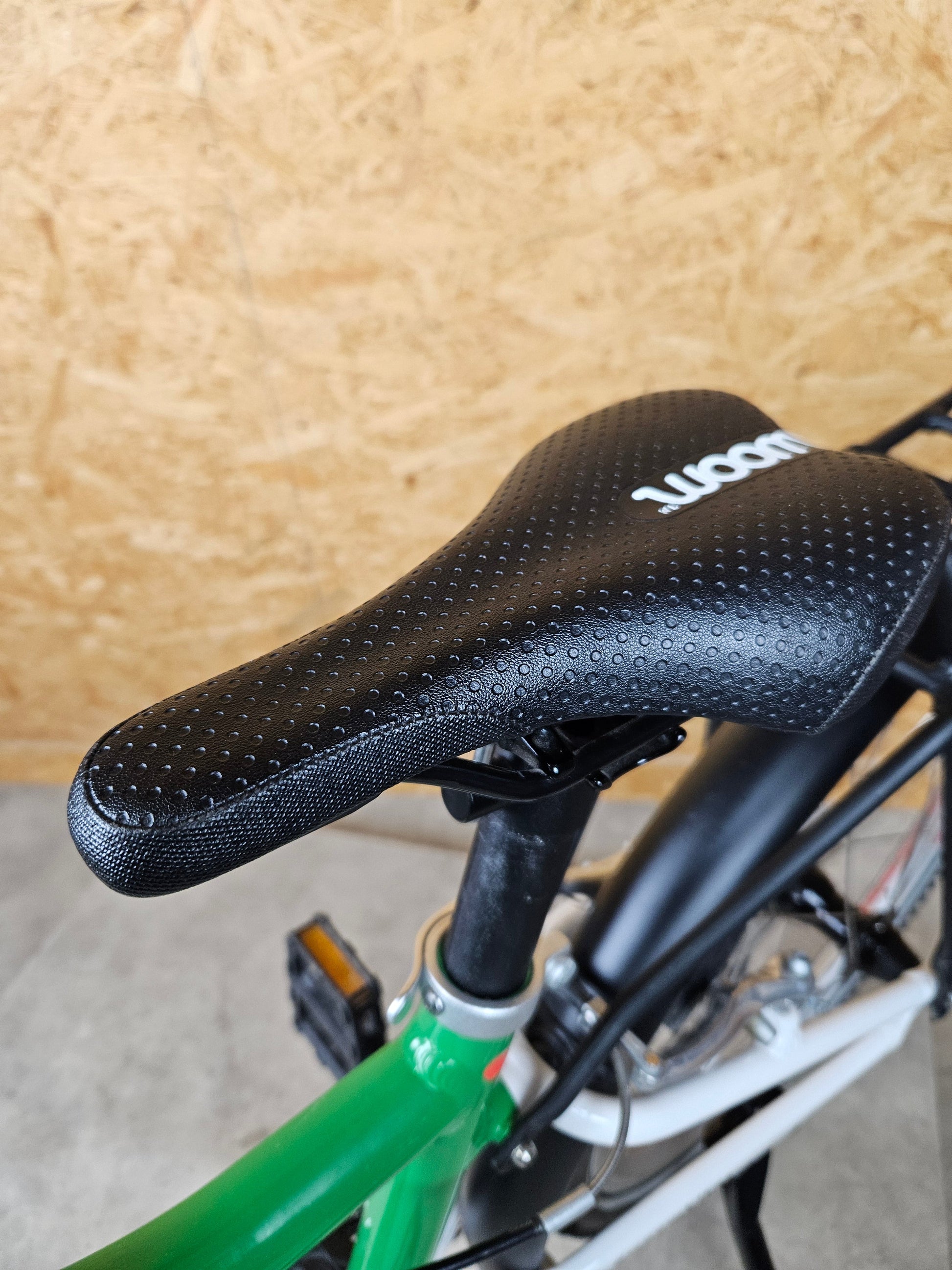 Woom 4 Kinderfahrrad - Grün in Gutem Zustand Fahrrad 10