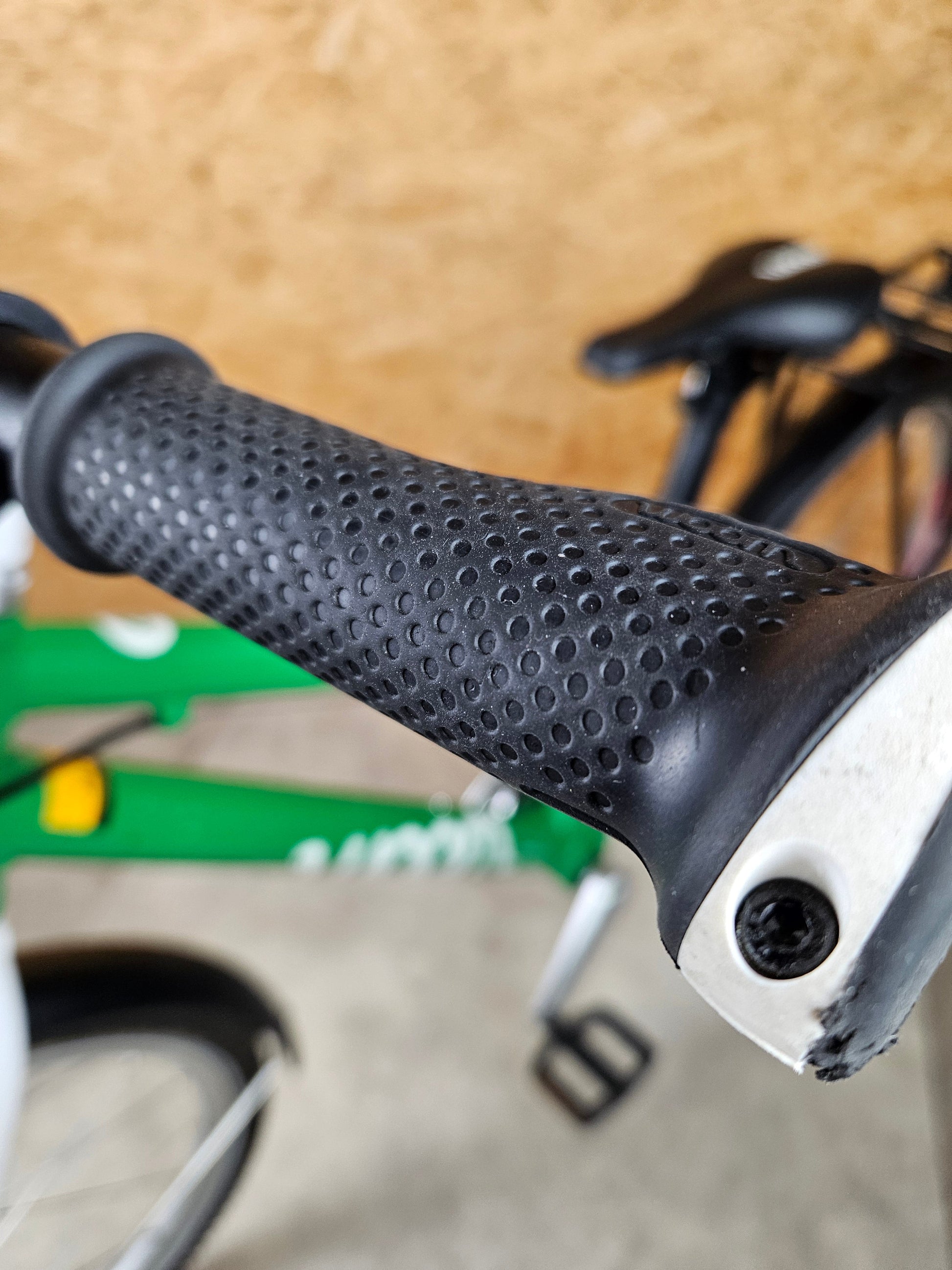 Woom 4 Kinderfahrrad - Grün in Gutem Zustand Fahrrad 6