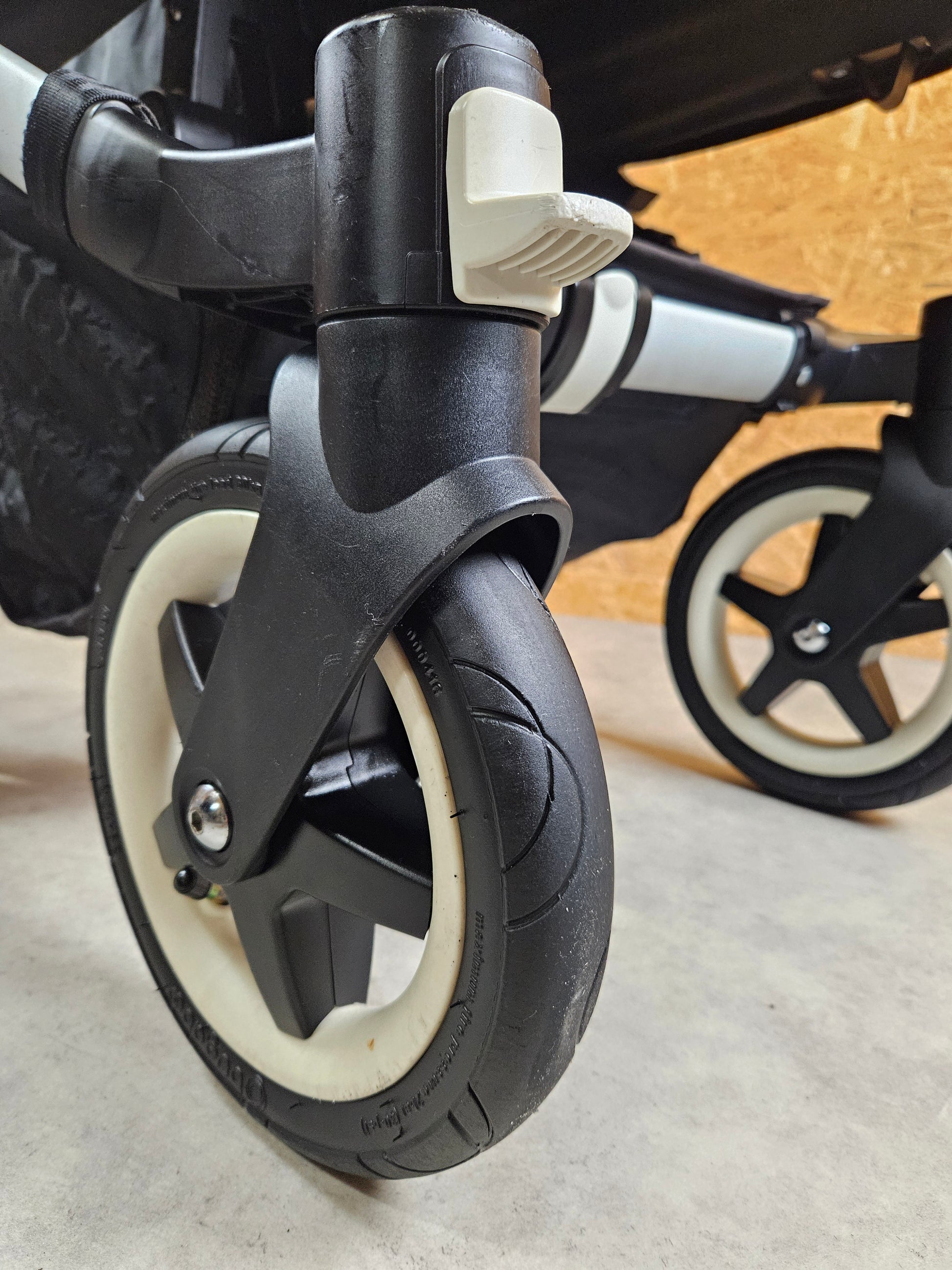 Bugaboo - Donkey 3 Duo (sportsitz und Liegewanne) Schwarz Inkl. Seitliche Gepäcktasche in Gutem Zustand Kinderwagen 19