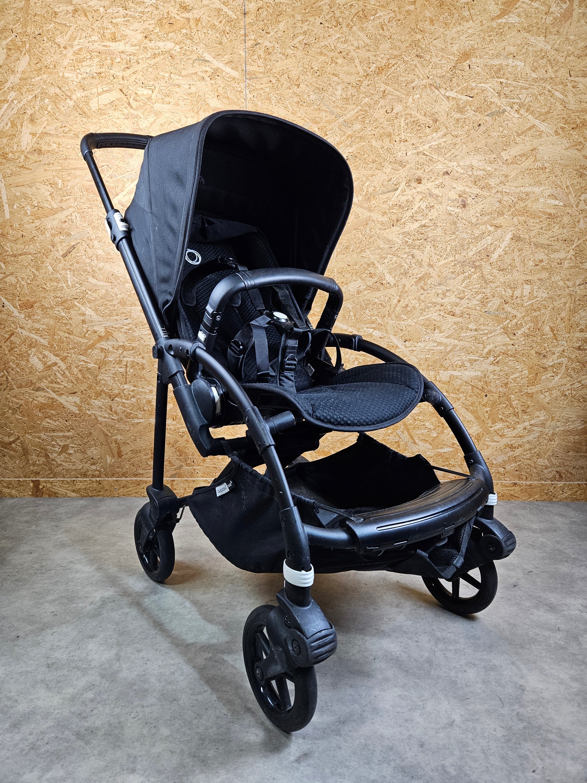 Bugaboo Bee 6 - Schwarz in Gutem Zustand Kinderwagen 2