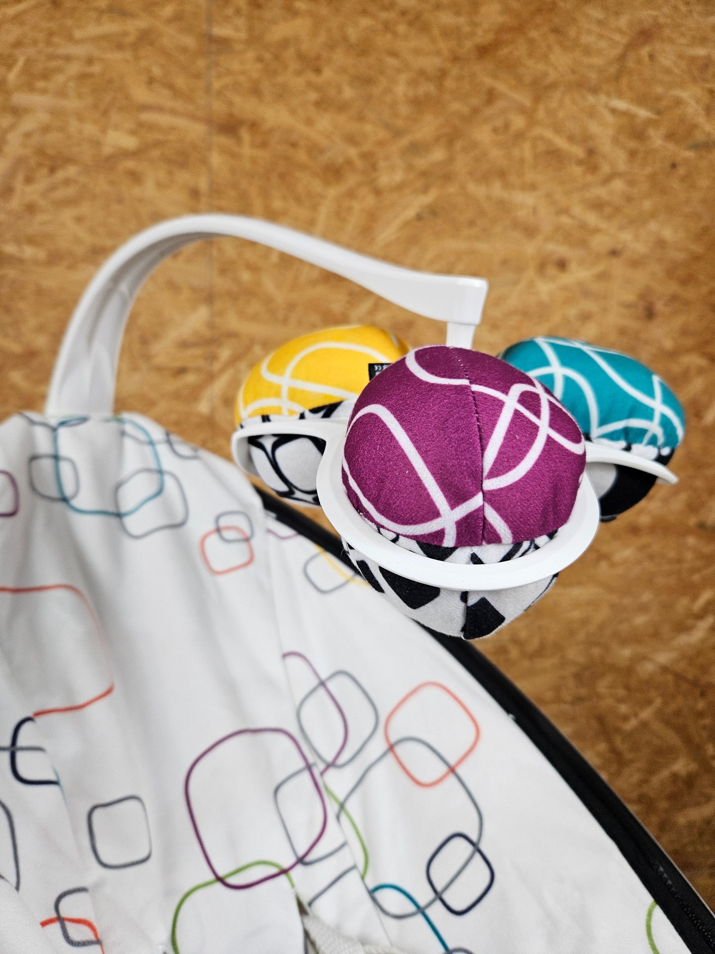 4Moms - mamaRoo Babywippe Multi Plush