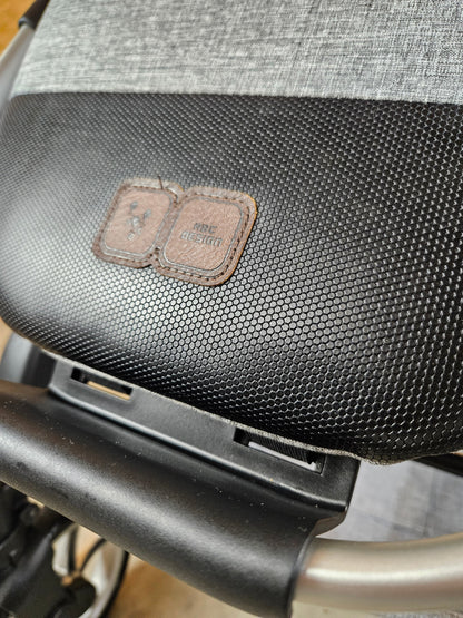 ABC Design - Condor 4 Kombikinderwagen (Sportsitz und Babywanne) inkl. Fußsack, Regenschirm u.v.m. - Grau in gutem Zustand