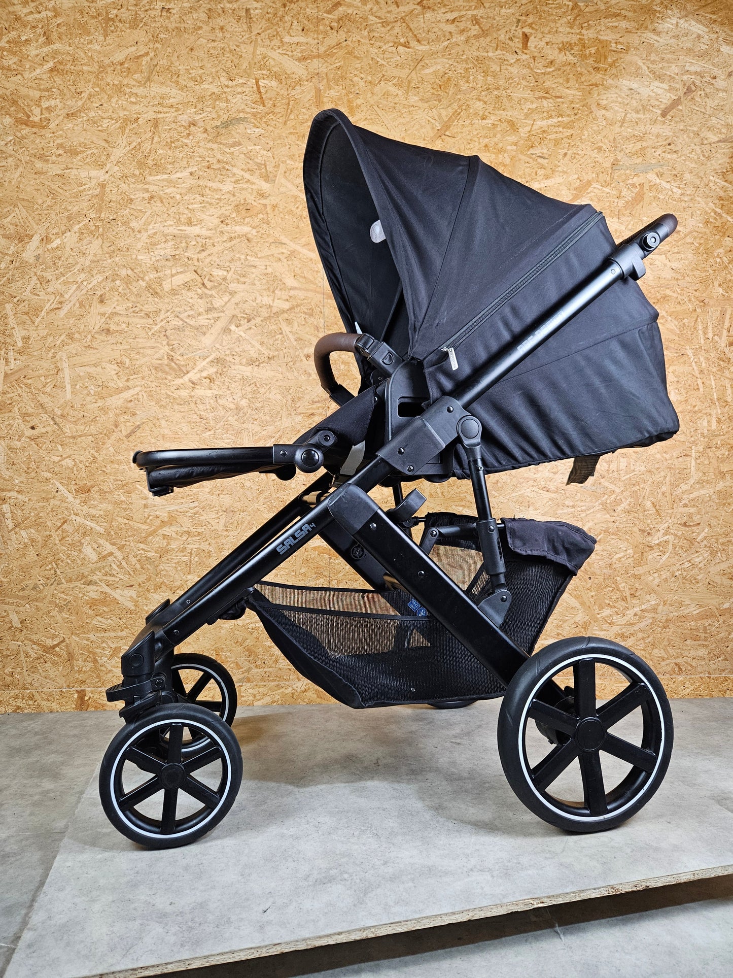 ABC Design - Salsa 4 Kombikinderwagen (Sportsiz und Babywanne) inkl. Fußsack und Zubehör - Schwarz in gutem Zustand