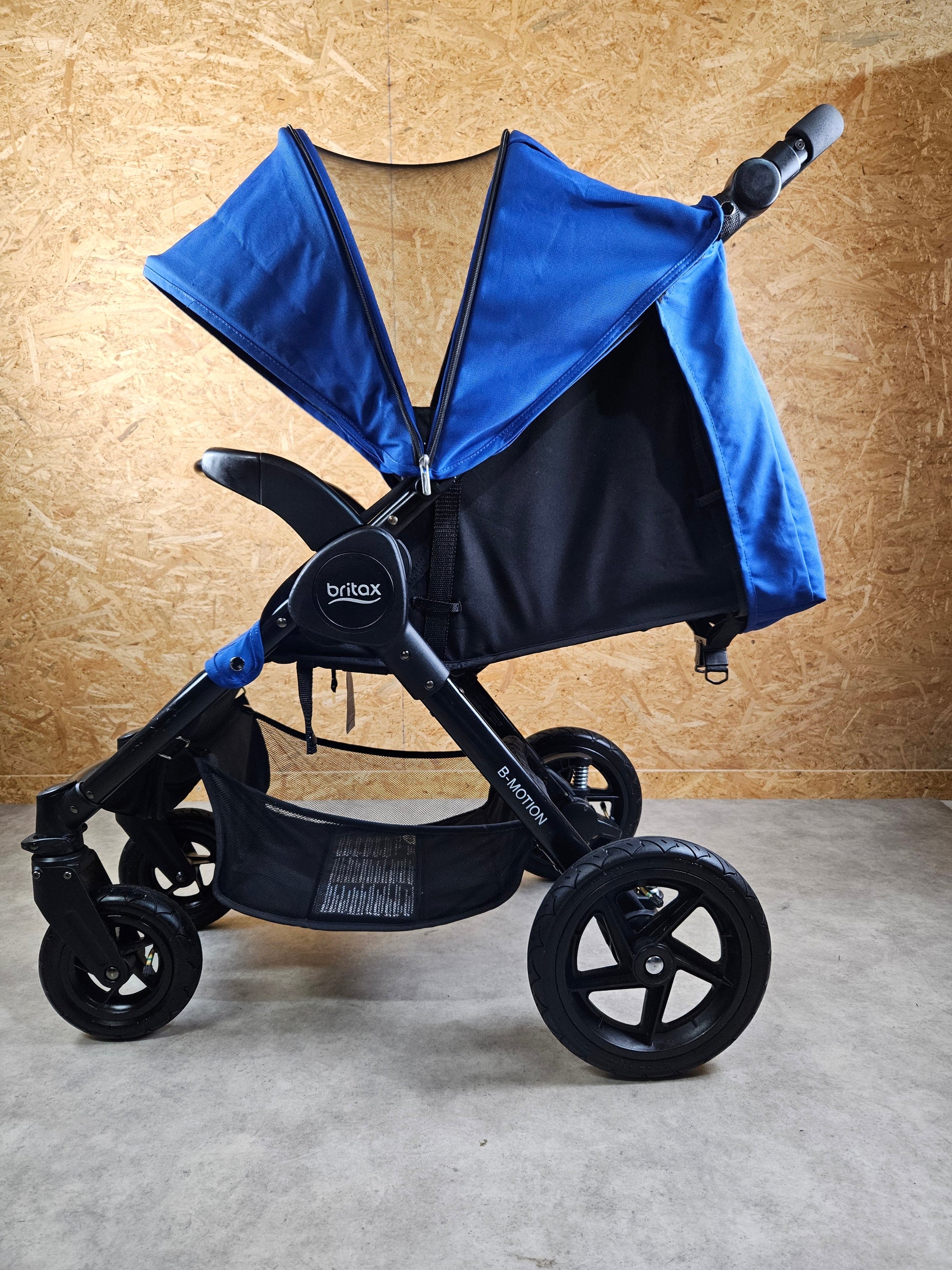 Britax - B-motion Buggy Kinderwagen - Blau in Gutem Zustand / Gut 11