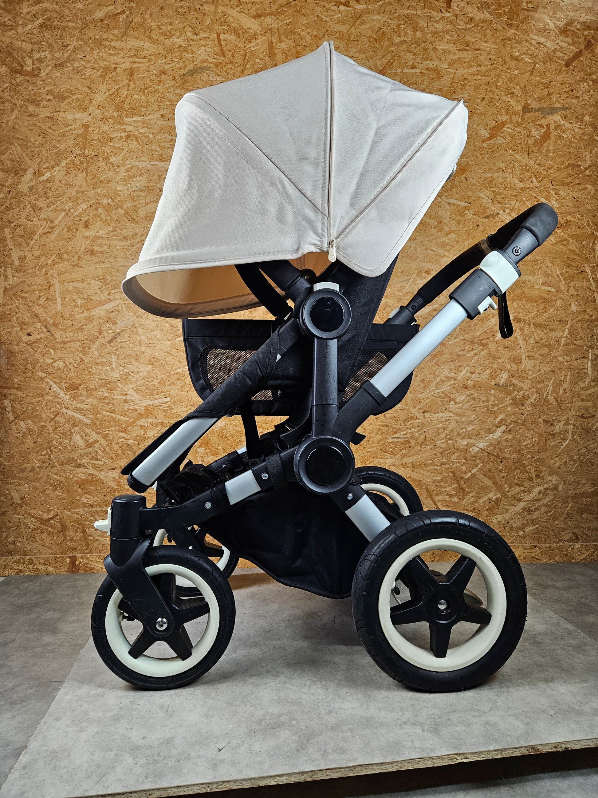 Bugaboo - Donkey Mono Kinderwagen (1 Liegewanne / 1 Sportsitz) Inkl. Seitliche Gepäcktasche - Weiß - in Gutem Zustand 5