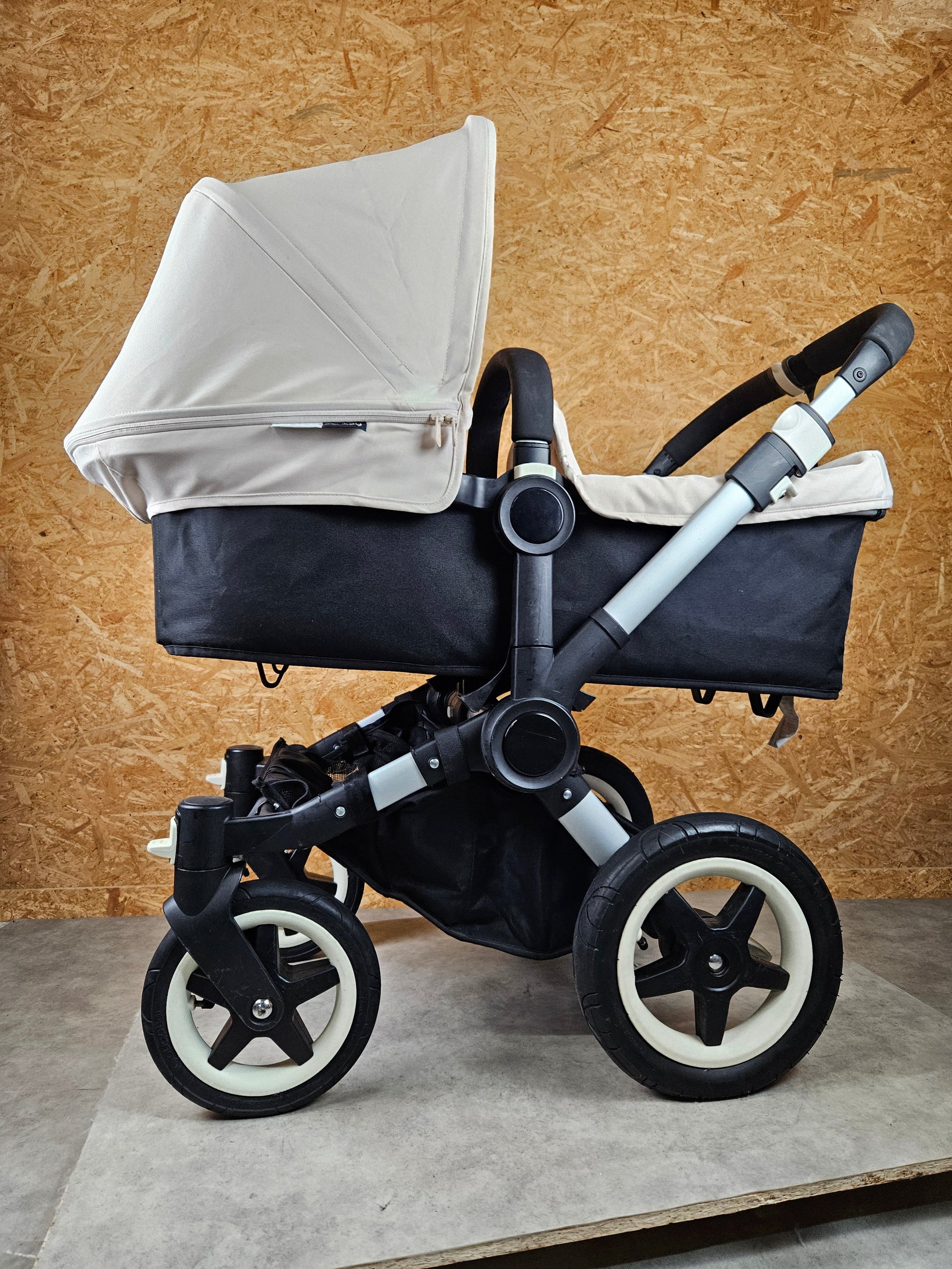Bugaboo - Donkey Mono Kinderwagen (1 Liegewanne / 1 Sportsitz) Inkl. Seitliche Gepäcktasche - Weiß - in Gutem Zustand 8