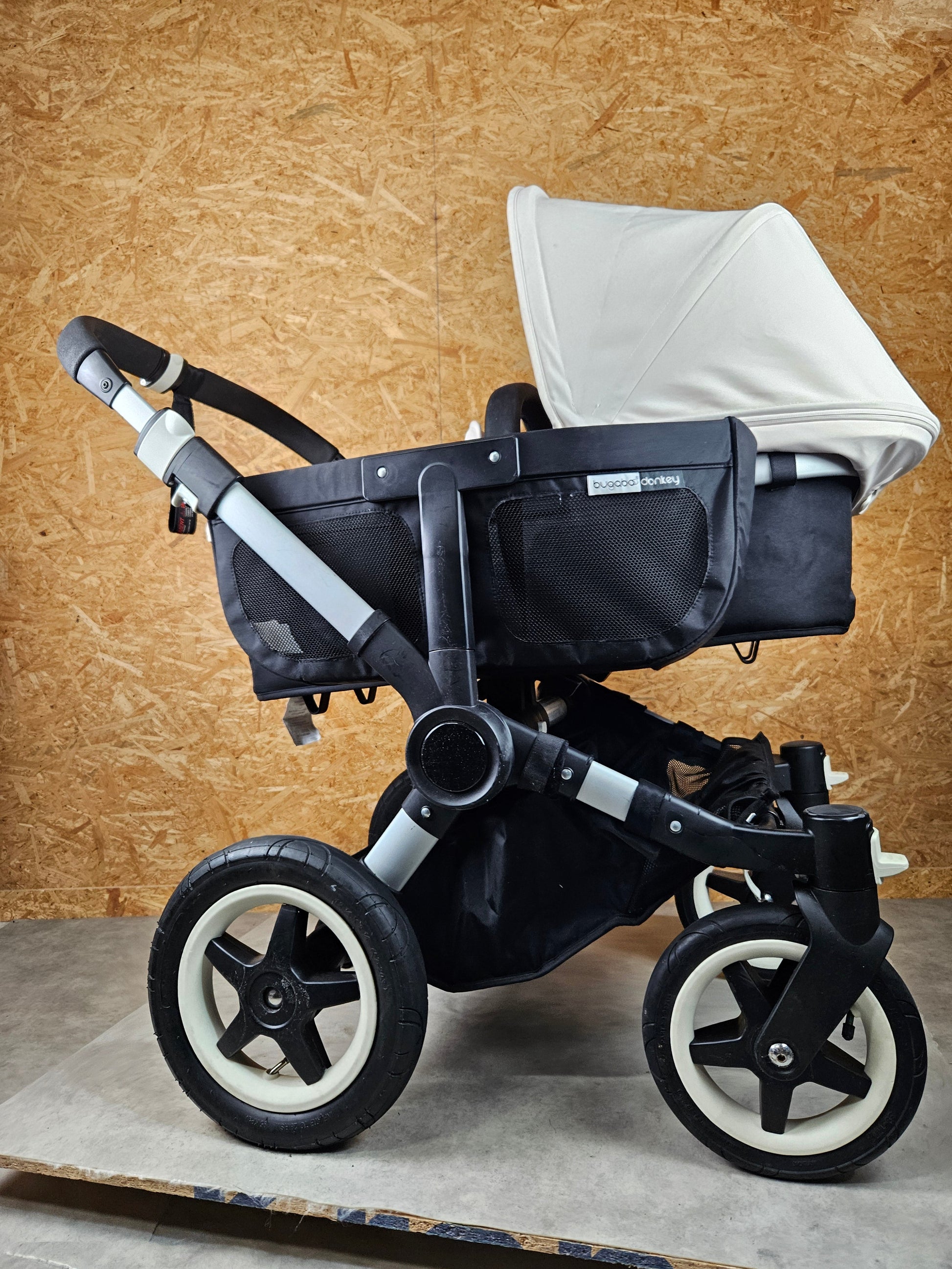 Bugaboo - Donkey Mono Kinderwagen (1 Liegewanne / 1 Sportsitz) Inkl. Seitliche Gepäcktasche - Weiß - in Gutem Zustand 9