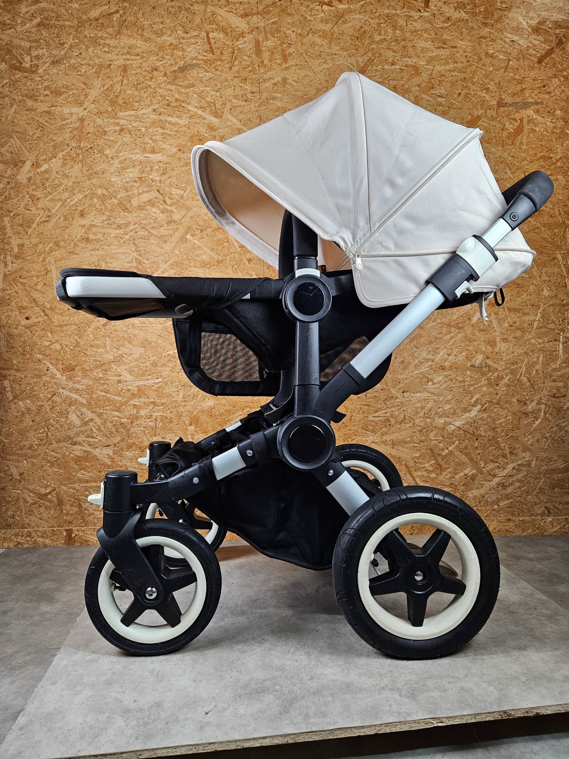 Bugaboo - Donkey Mono Kinderwagen (1 Liegewanne / 1 Sportsitz) Inkl. Seitliche Gepäcktasche - Weiß - in Gutem Zustand 6