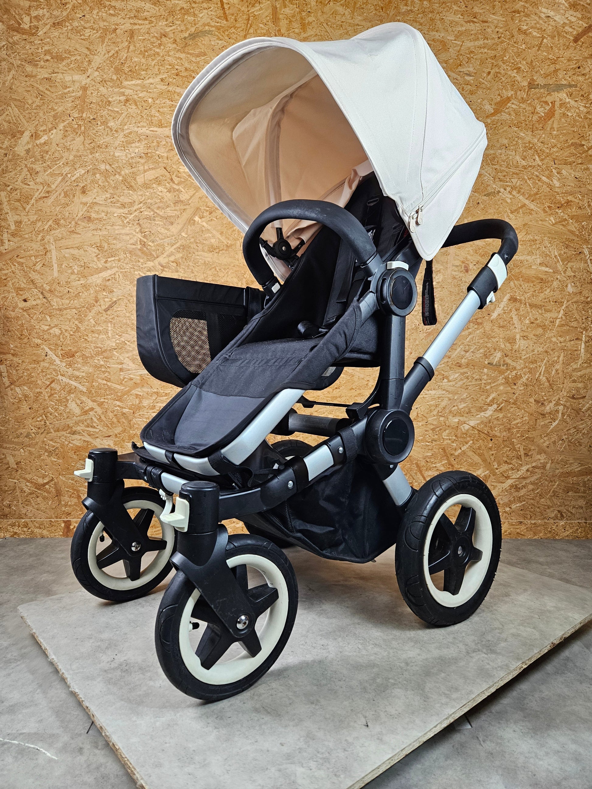 Bugaboo - Donkey Mono Kinderwagen (1 Liegewanne / 1 Sportsitz) Inkl. Seitliche Gepäcktasche - Weiß - in Gutem Zustand 3