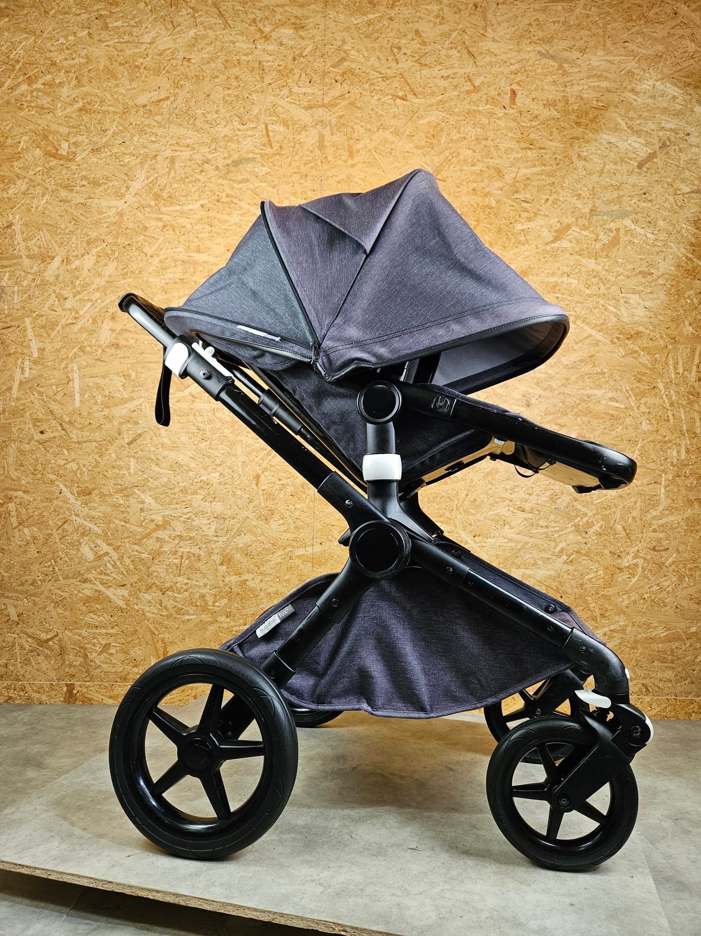 Bugaboo - Fox 2 Kombikinderwagen (Sportsitz und Babywanne) - Grau in gutem Zustand
