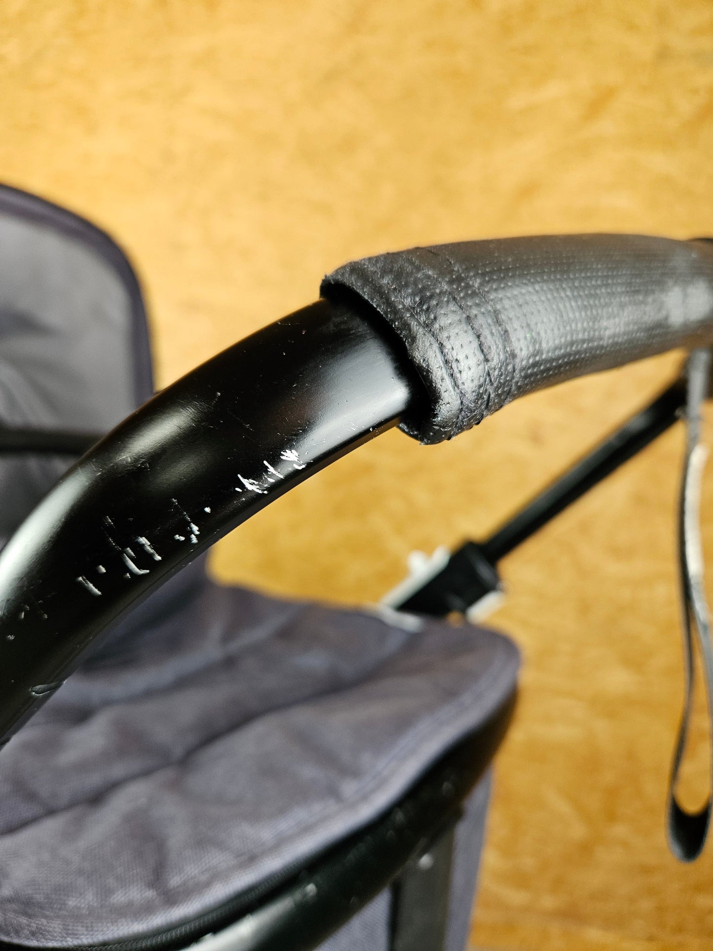 Bugaboo - Fox 2 Kombikinderwagen (Sportsitz und Babywanne) - Grau in gutem Zustand
