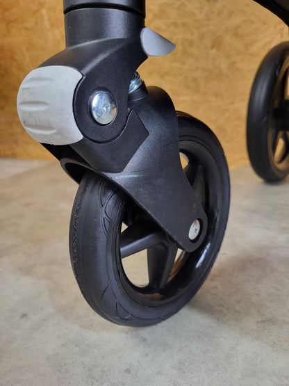 Bugaboo Lynx - All Black Kombikinderwagen (Liegewanne und Sportsitz) - Schwarz in sehr gutem Zustand