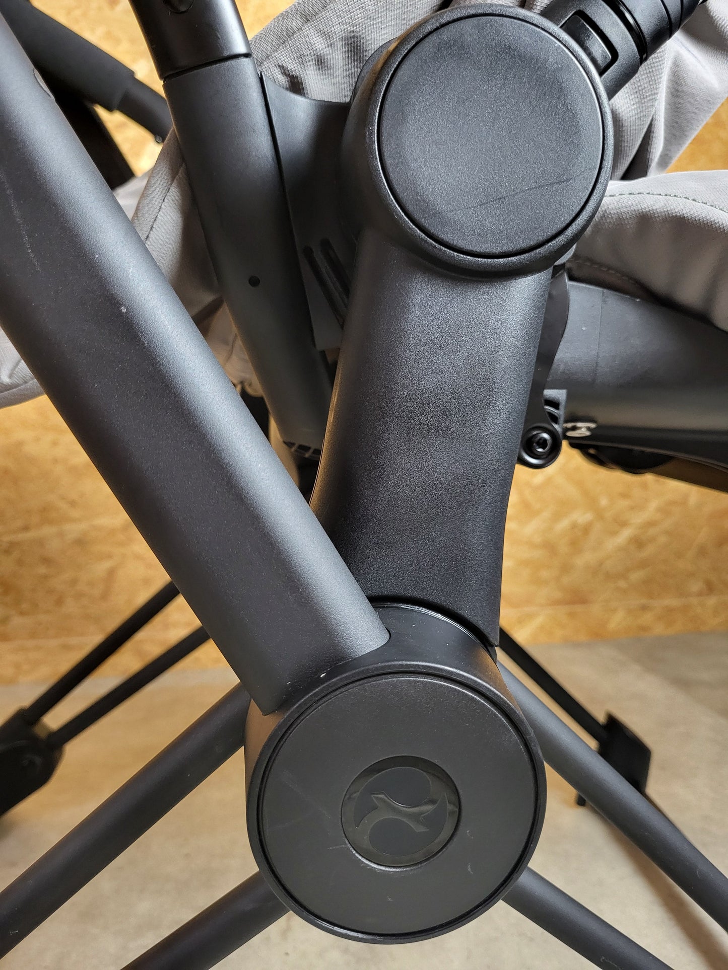Cybex - Priam Kombikinderwagen (Sportsitz und Babywanne) - Grau in gutem Zustand
