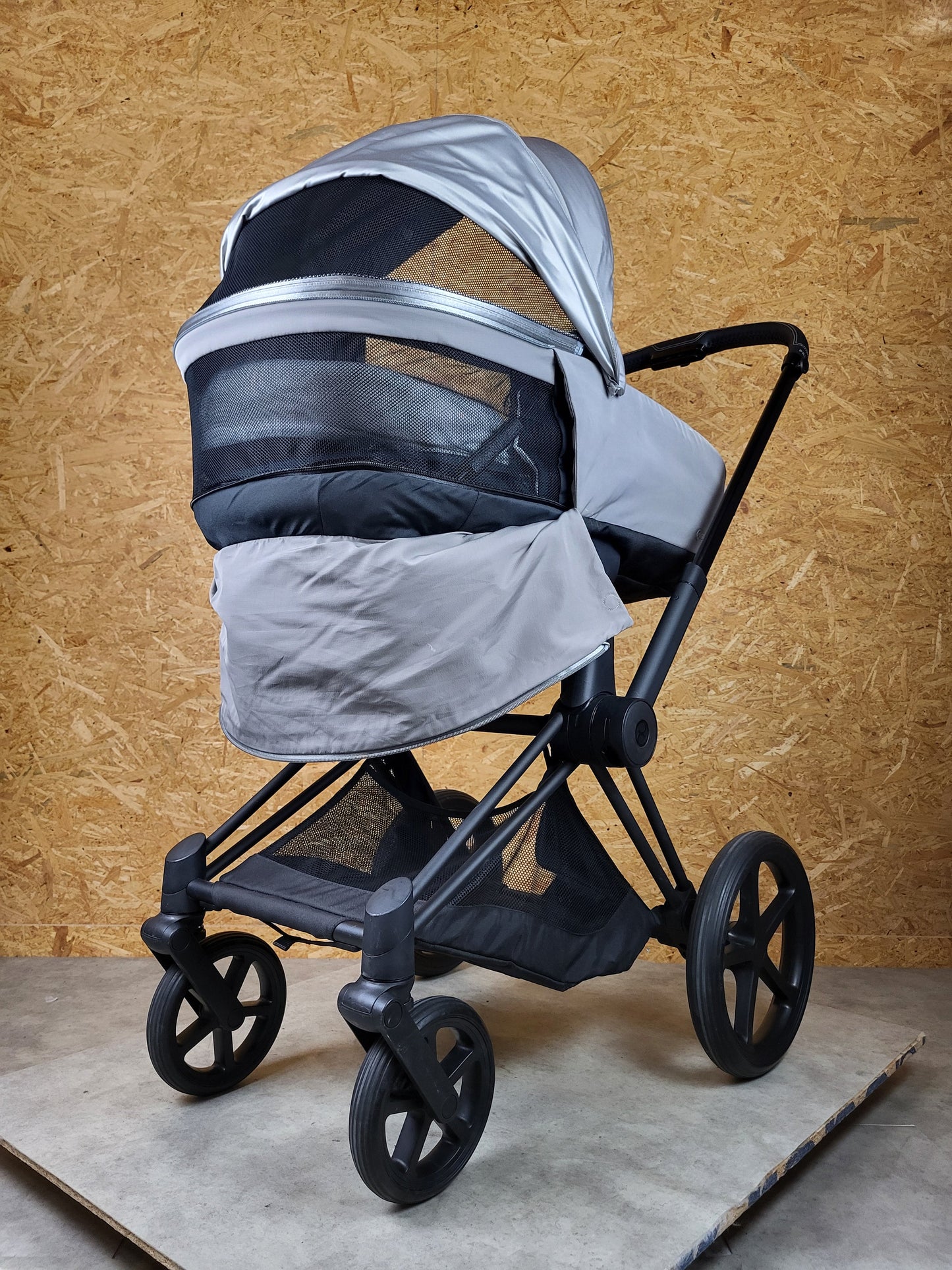 Cybex - Priam Kombikinderwagen (Sportsitz und Babywanne) - Grau in gutem Zustand