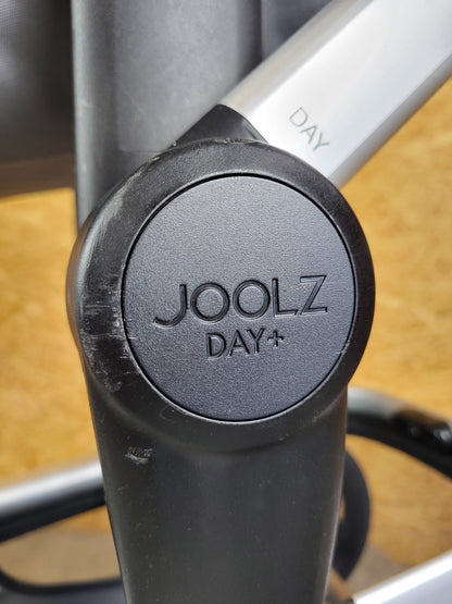 Joolz Day+ Kombikinderwagen (Liegewanne und Sportsitz) - Grau in gutem Zustand