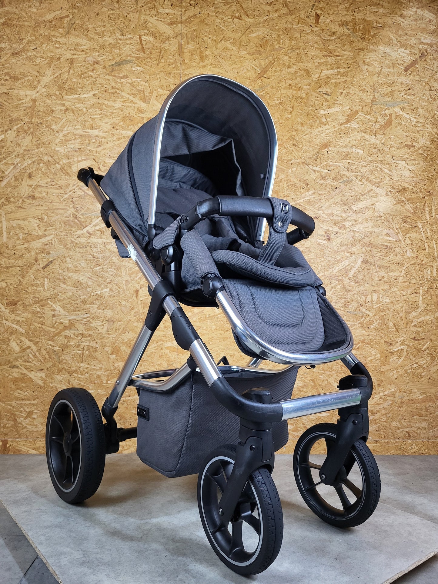 Moon - Scala - Kombikinderwagen (liegewanne und Sportsitz) - Grau in Gutem Zustand am Besten Kinderwagen 2 Kostenloser