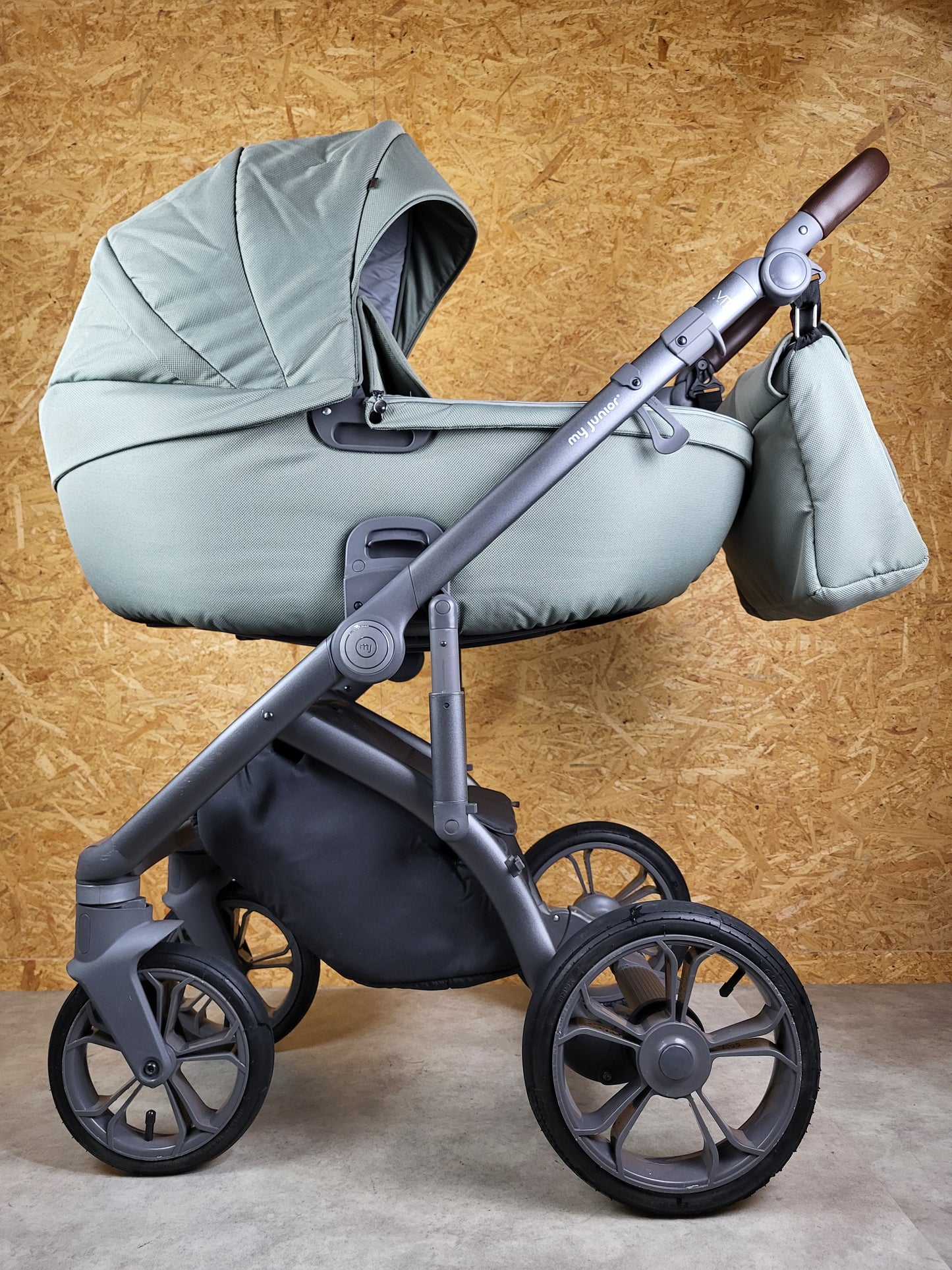 My Junior Vita Unique Kinderwagen - Grau Gestell - Hellgrün in gutem Zustand