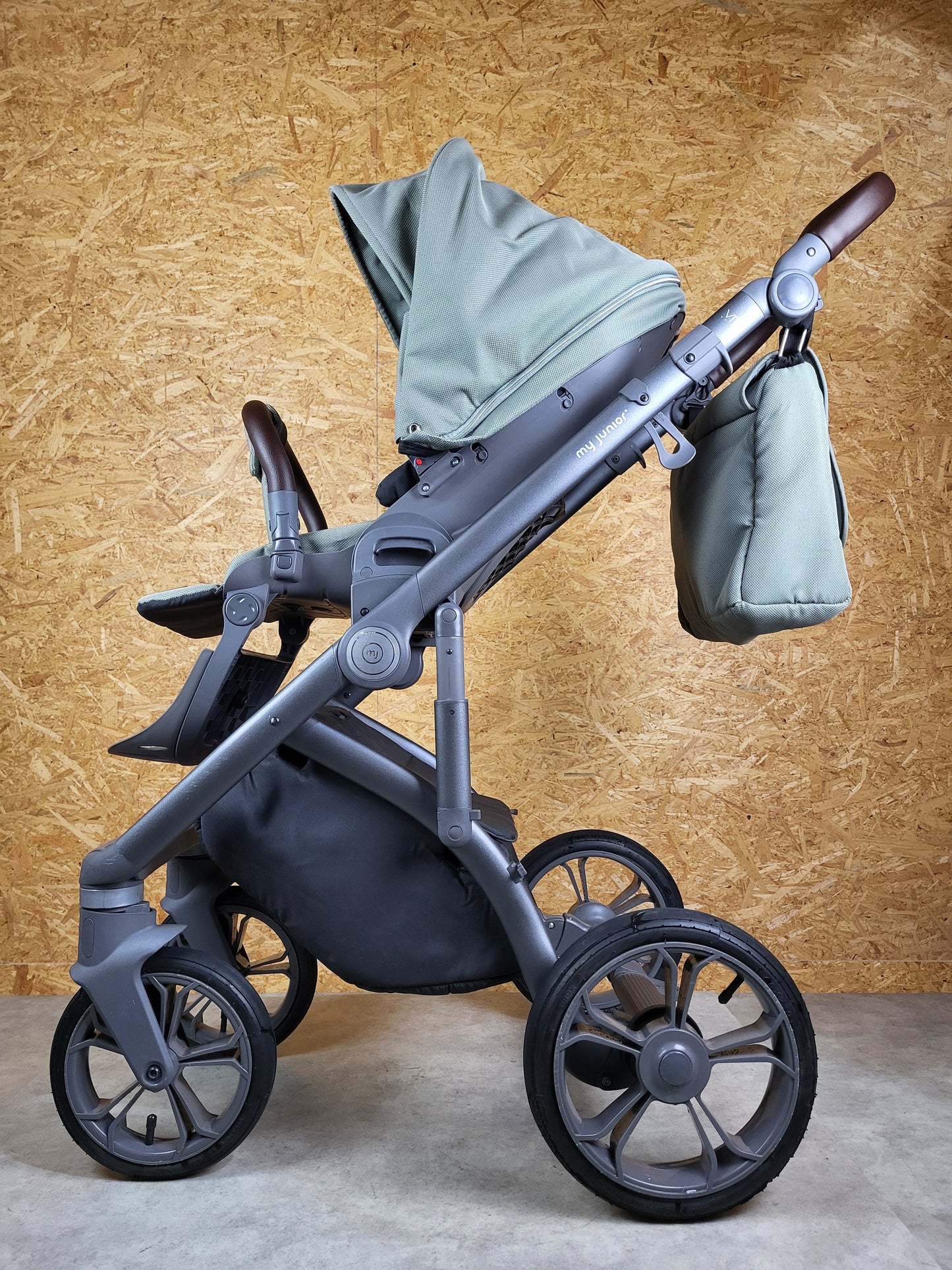 My Junior Vita Unique Kinderwagen - Grau Gestell - Hellgrün in gutem Zustand