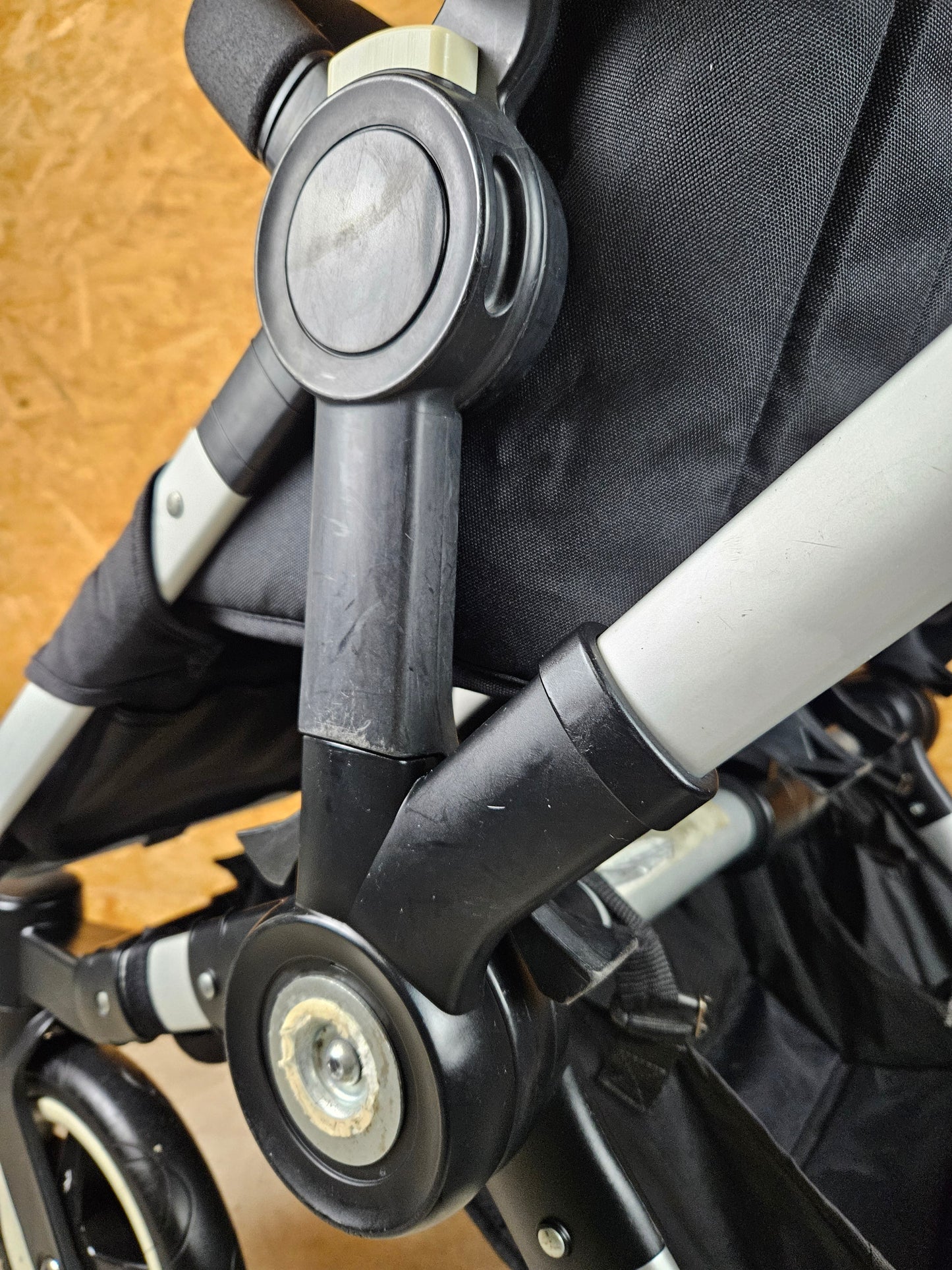Bugaboo - Donkey Duo Kinderwagen (1 Liegewanne / 2 Sportsitze) inkl. seitliche Gepäcktasche - Ivory - in gutem Zustand