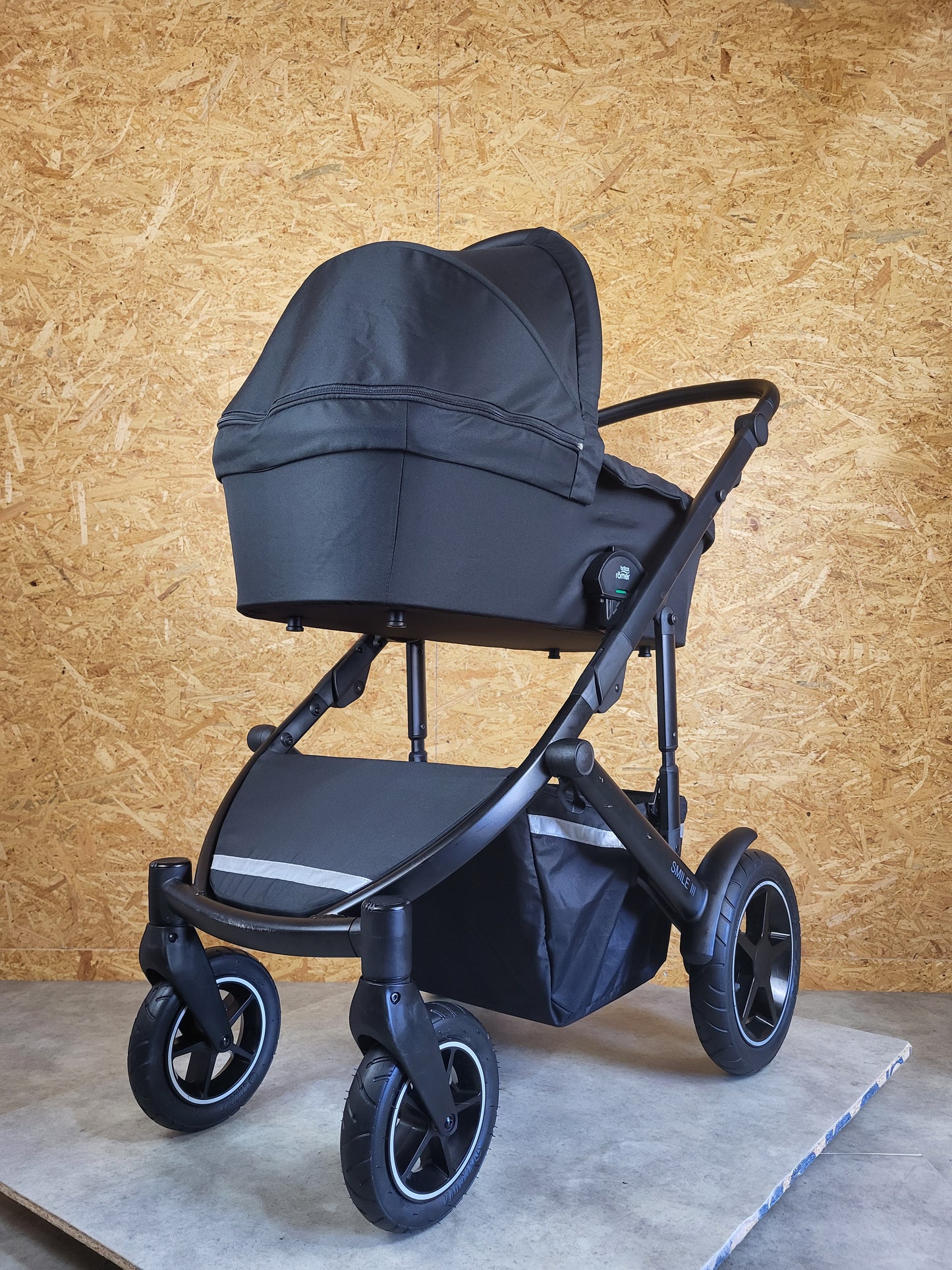 Britax Römer - Duo Smile III - Kombikinderwagen (Sportsitz und Babywanne) - Schwarz - in gutem zustand